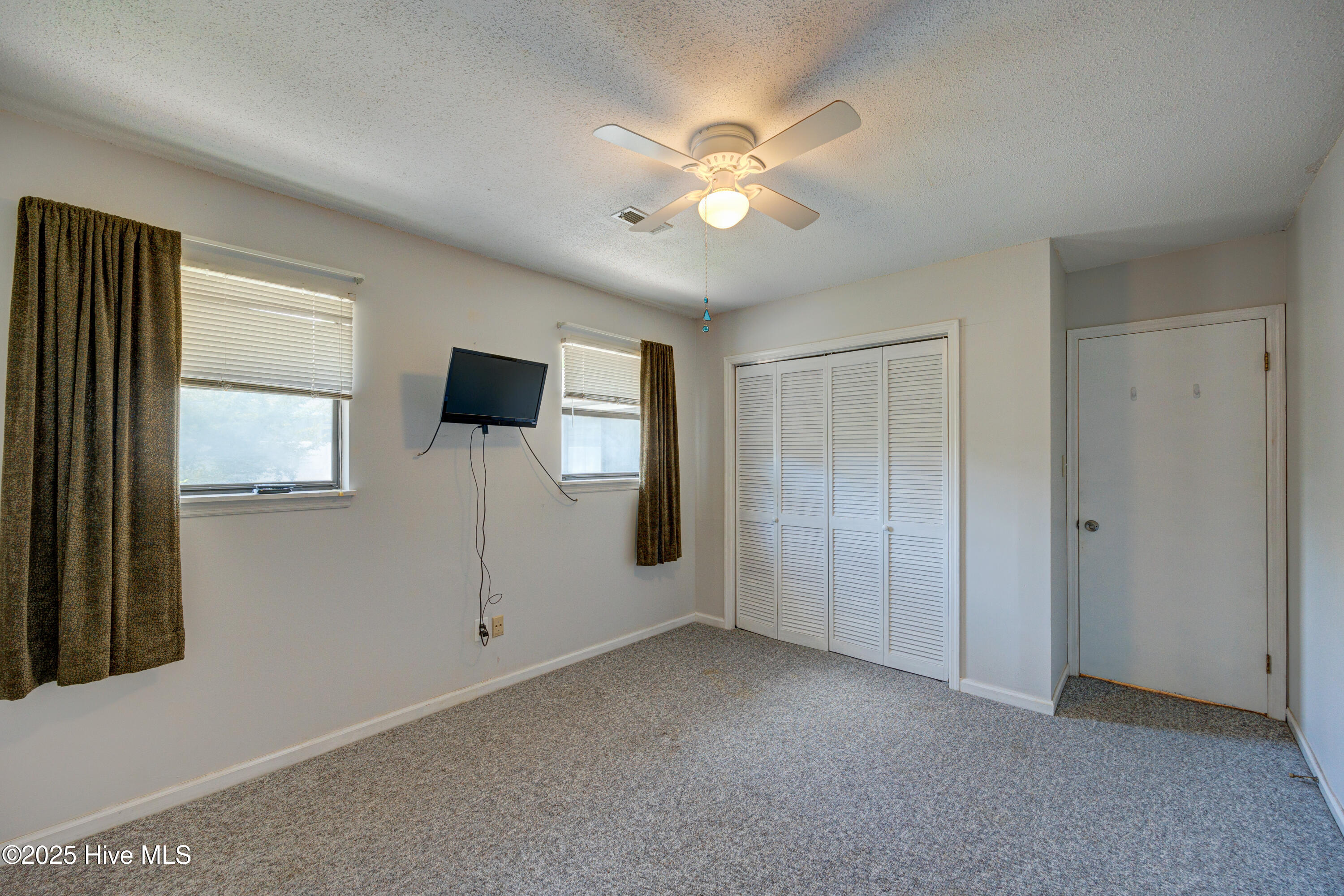 100524399 | Photo 28