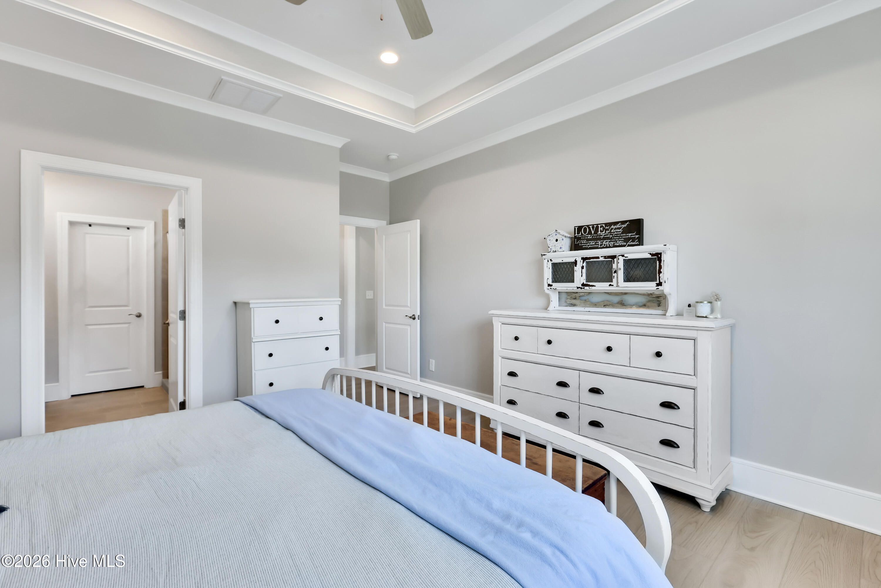 100554115 | Photo 26