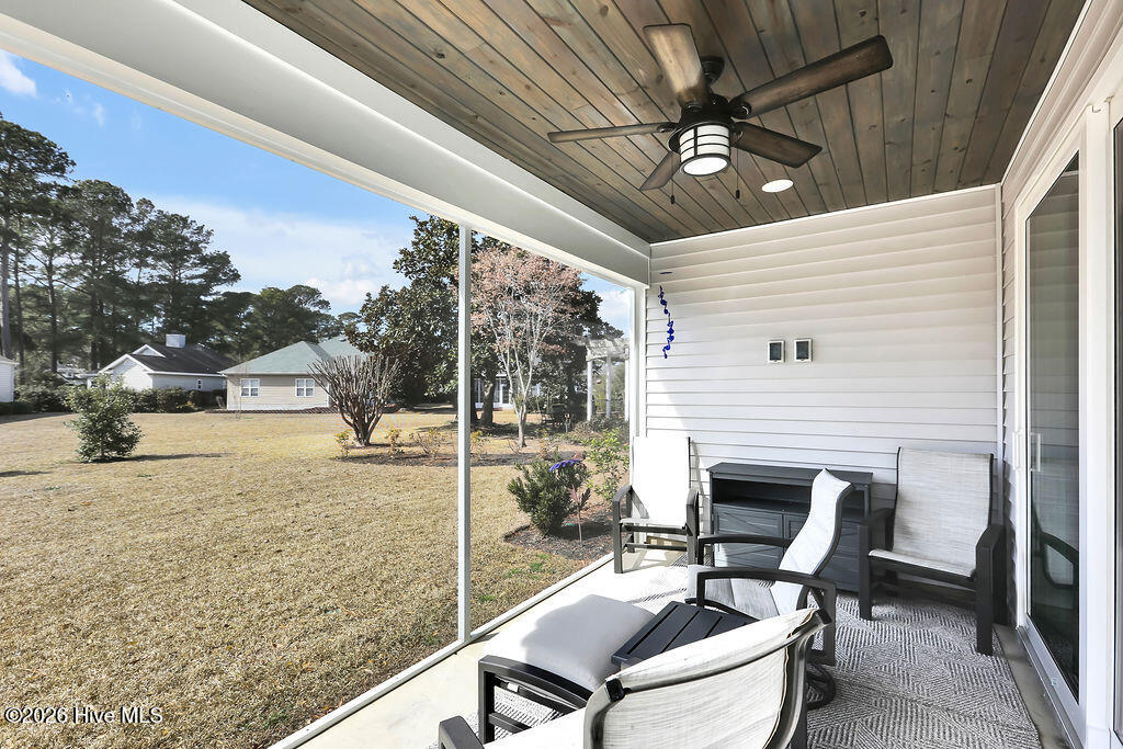 100555392 | Photo 25