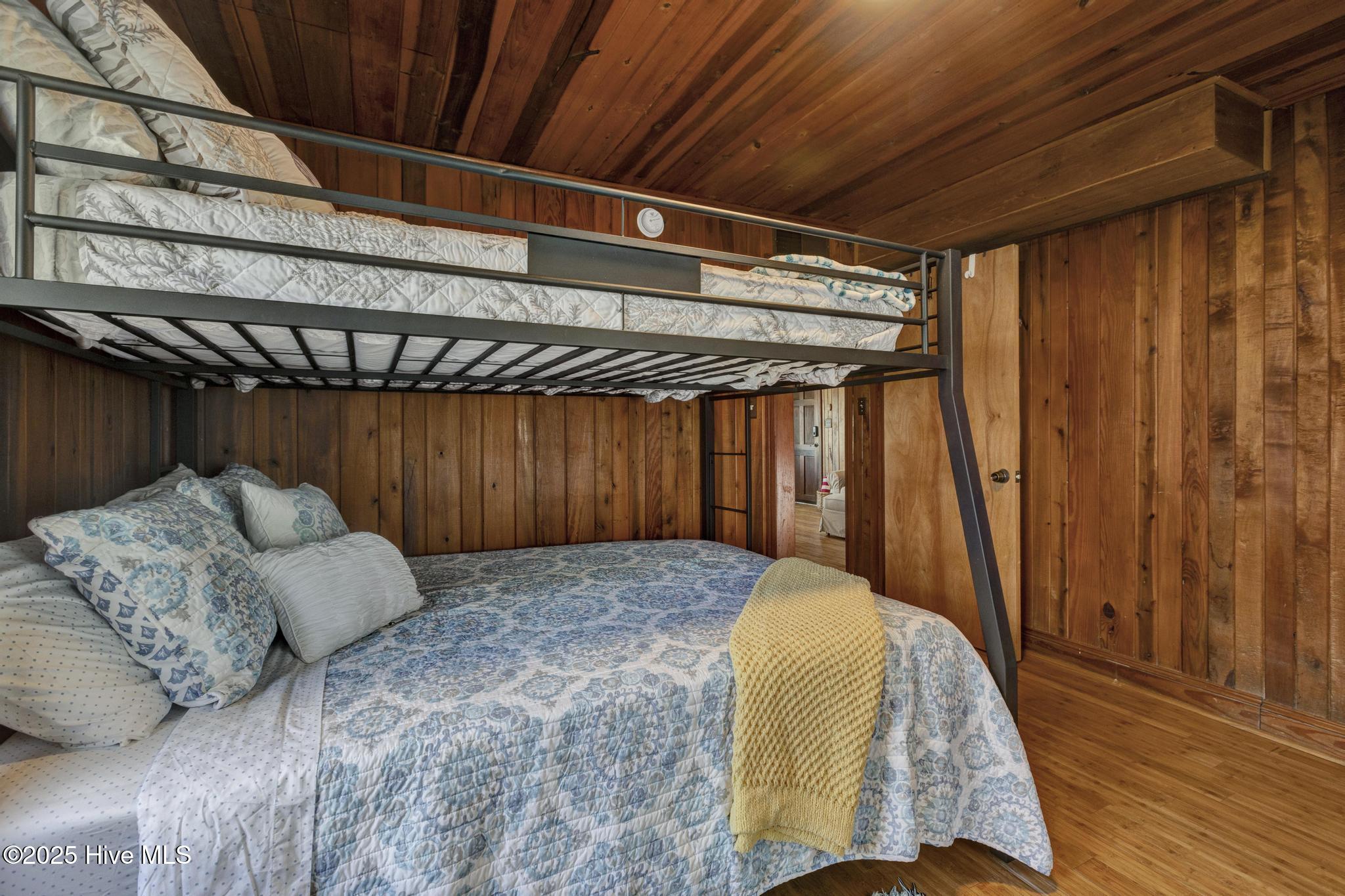 100521951 | Photo 24