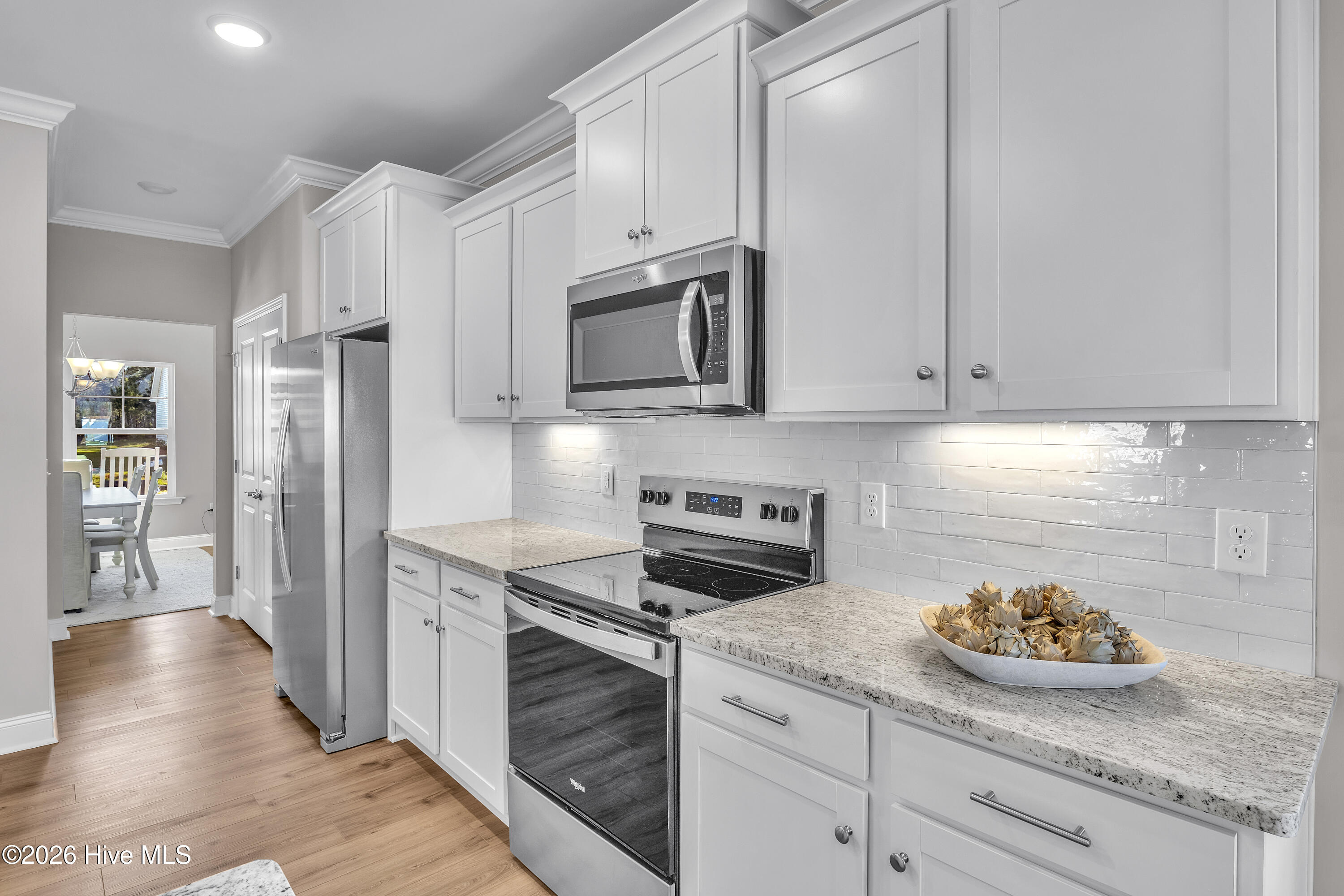 100561005 | Photo 25