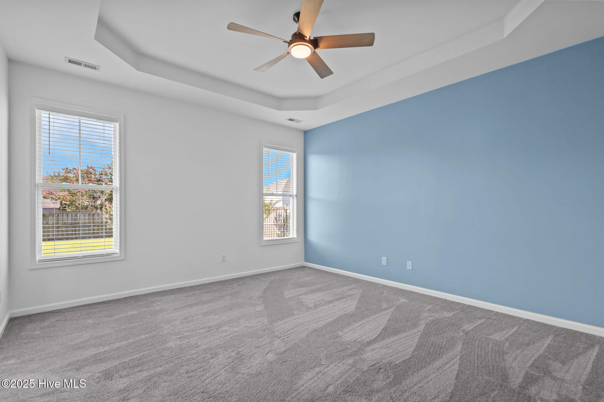 100547166 | Photo 18