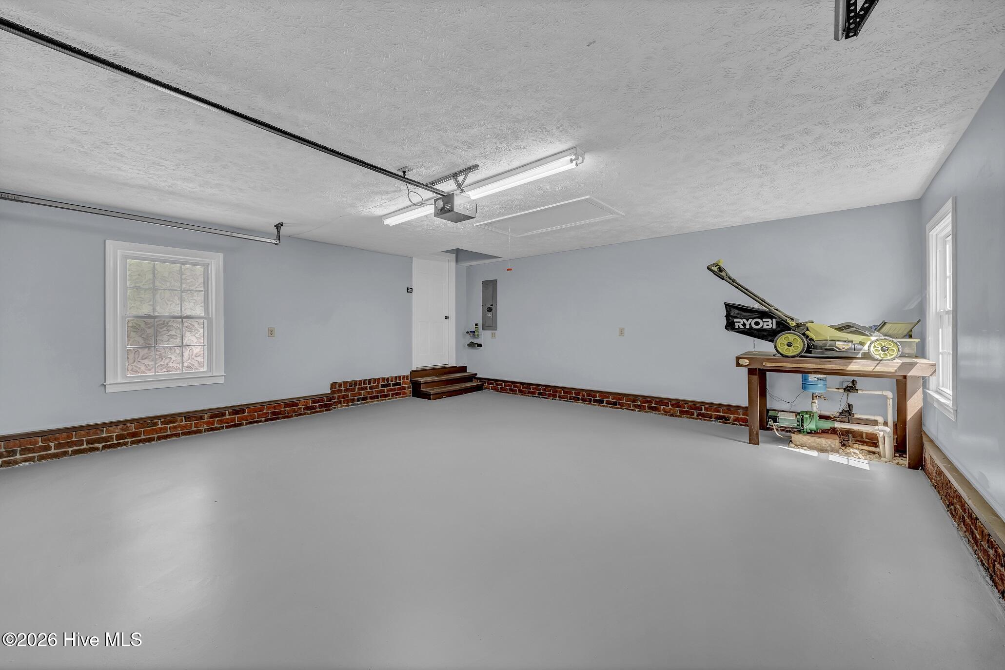 100565021 | Photo 29