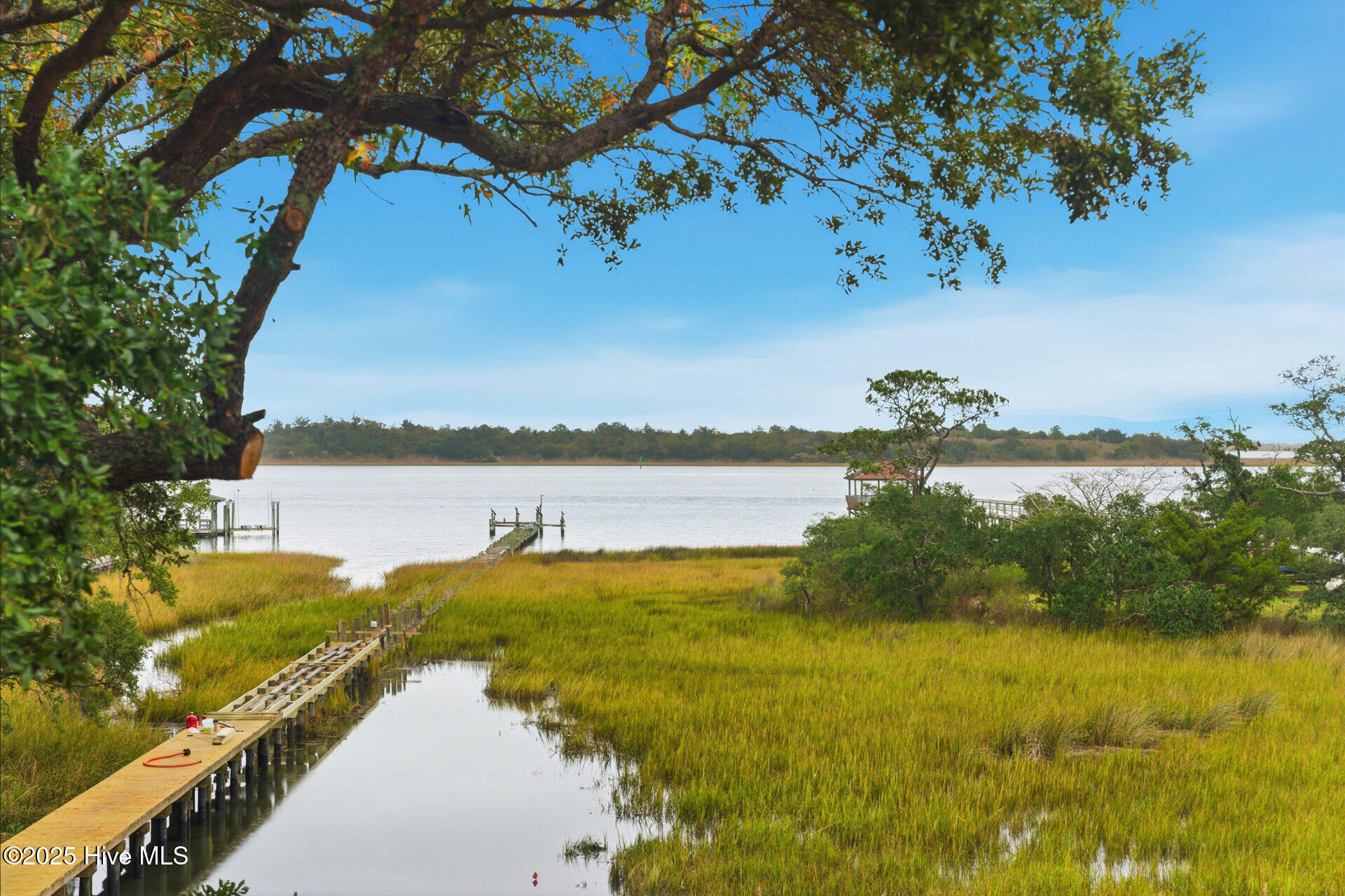 100540114 | Photo 69