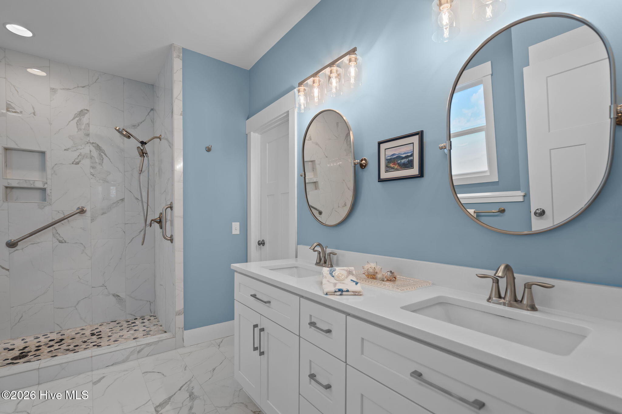 100546966 | Photo 29