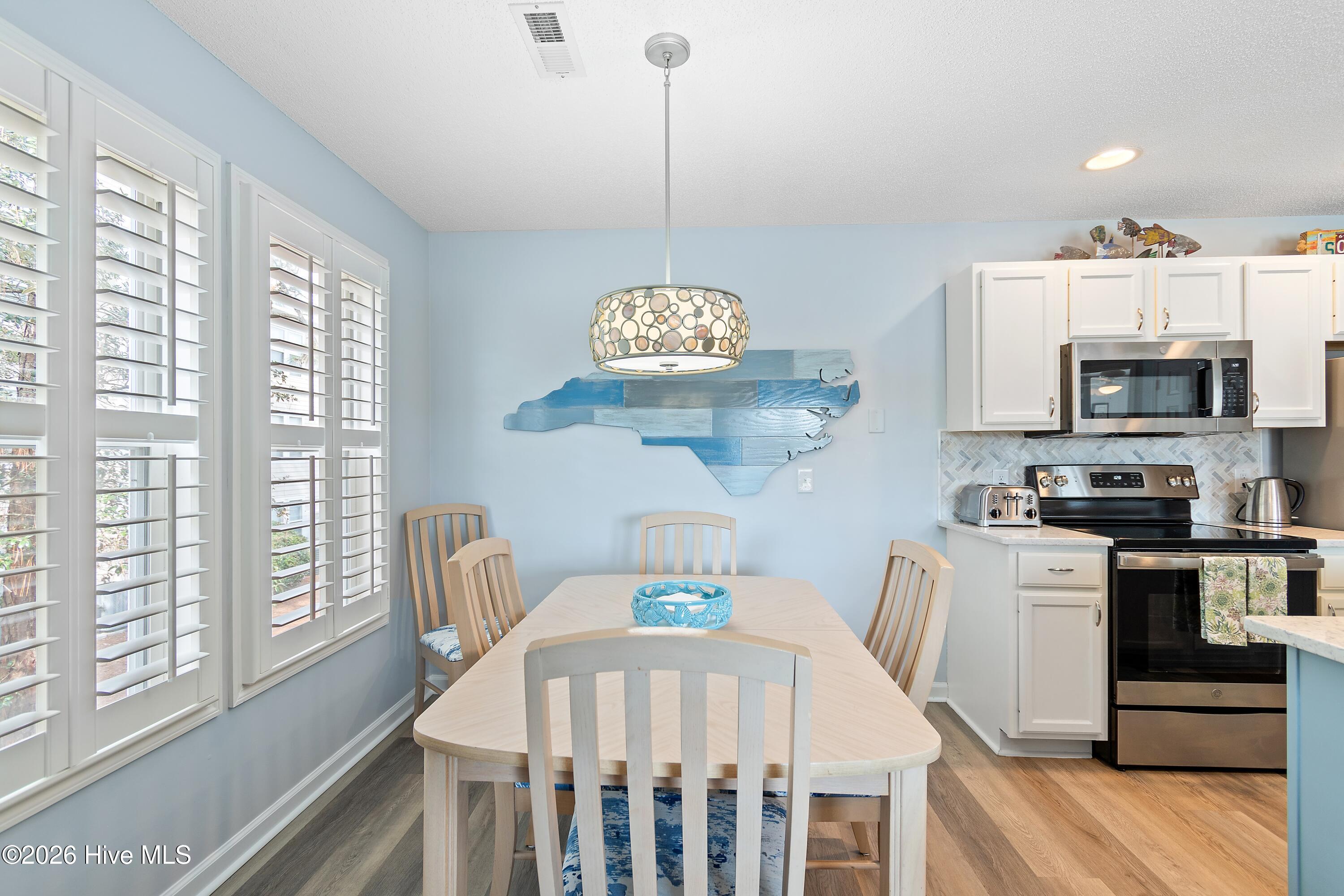 100558329 | Photo 11