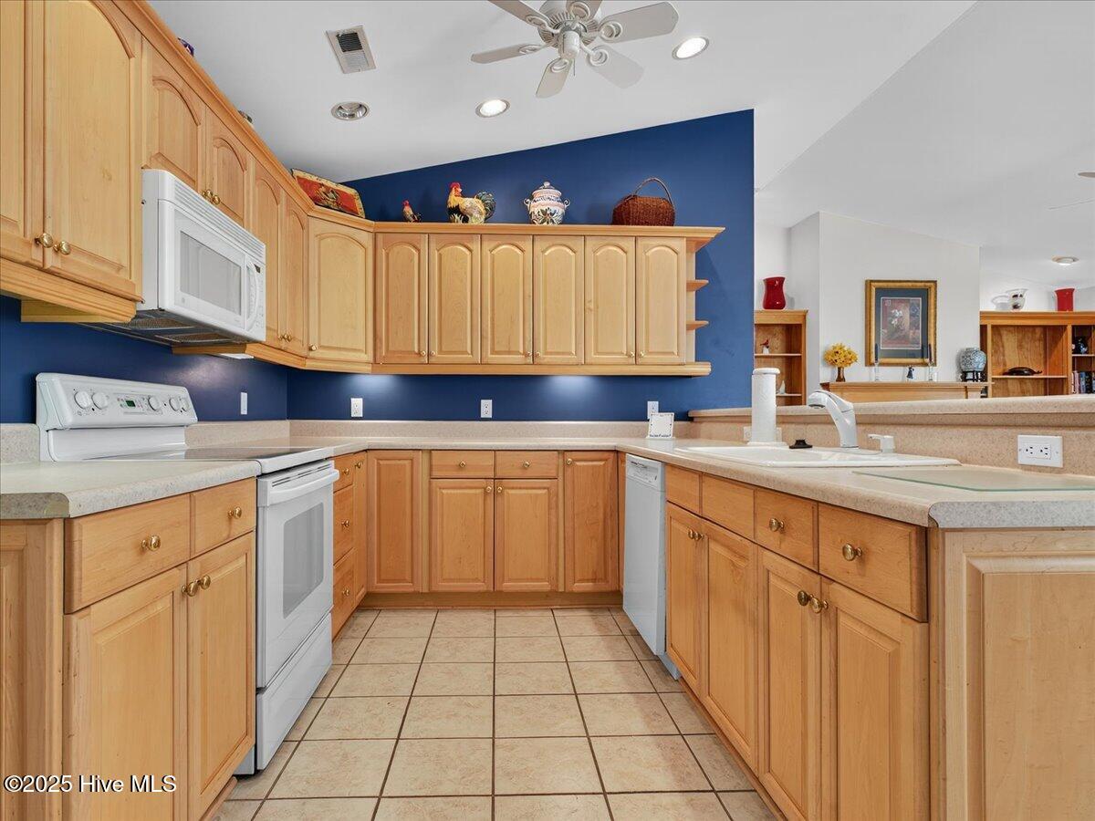 100537242 | Photo 21