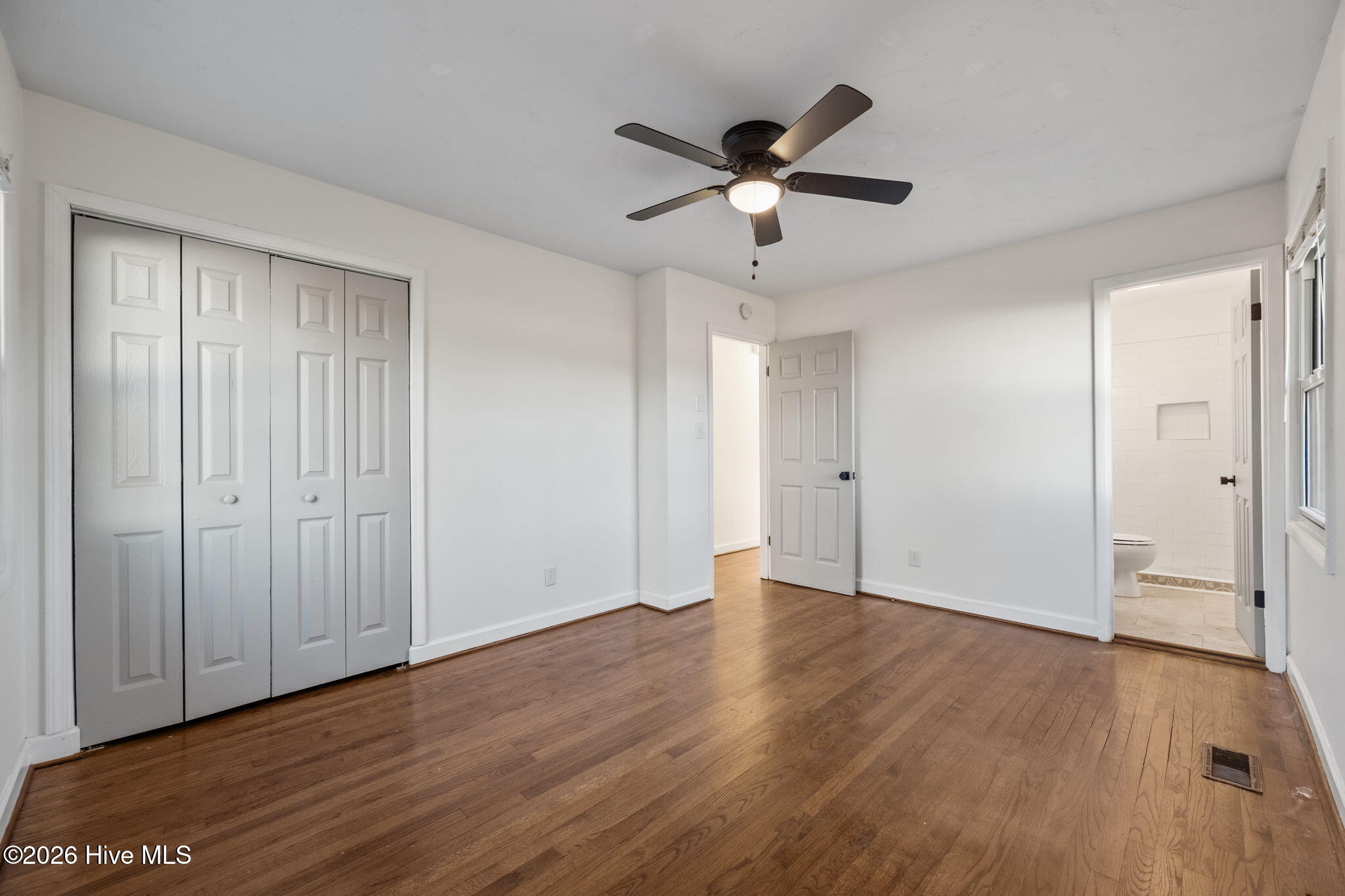 100548800 | Photo 15