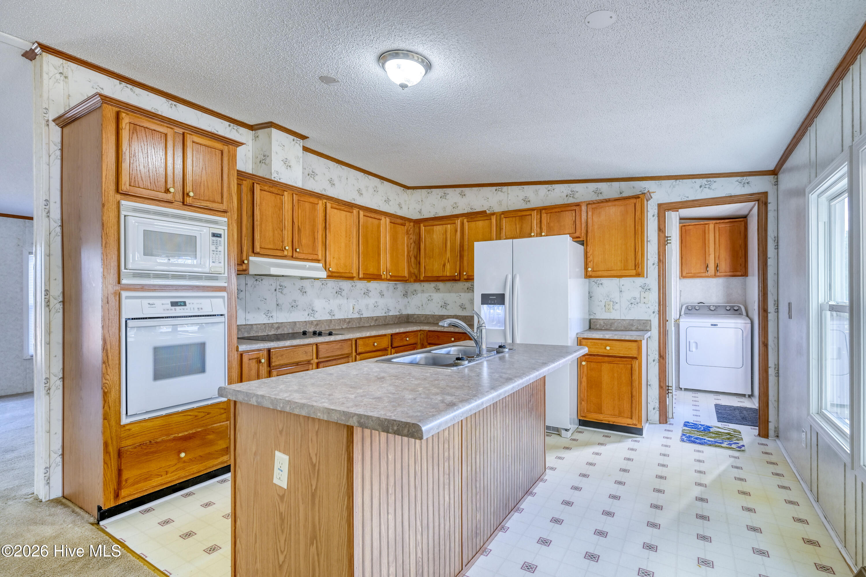 100557580 | Photo 13