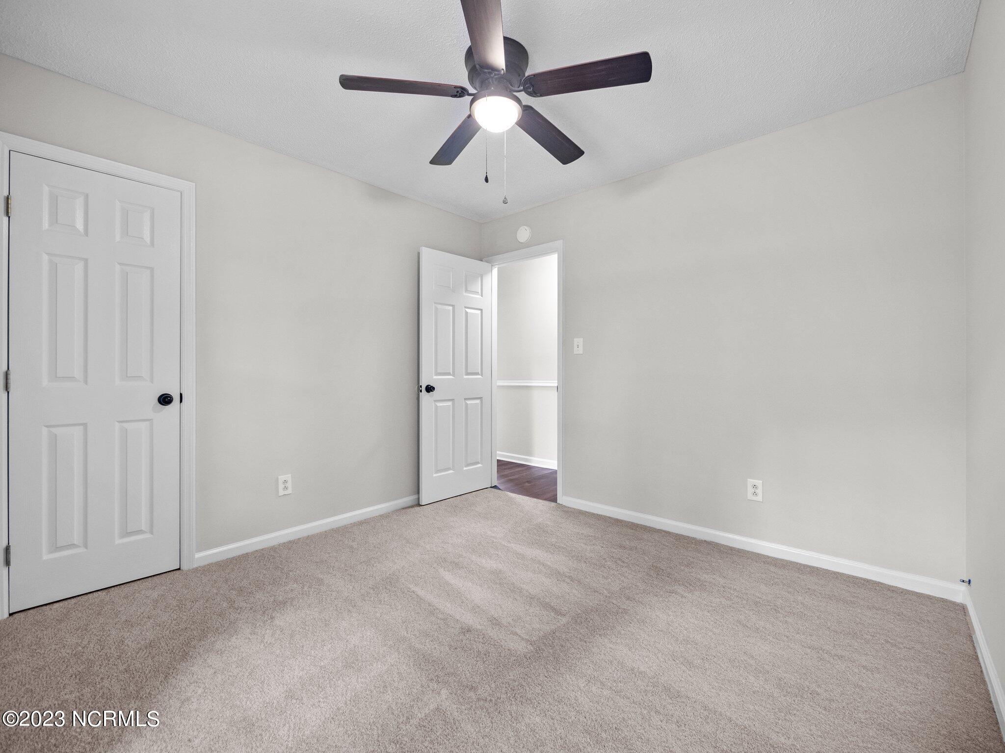 100556244 | Photo 36