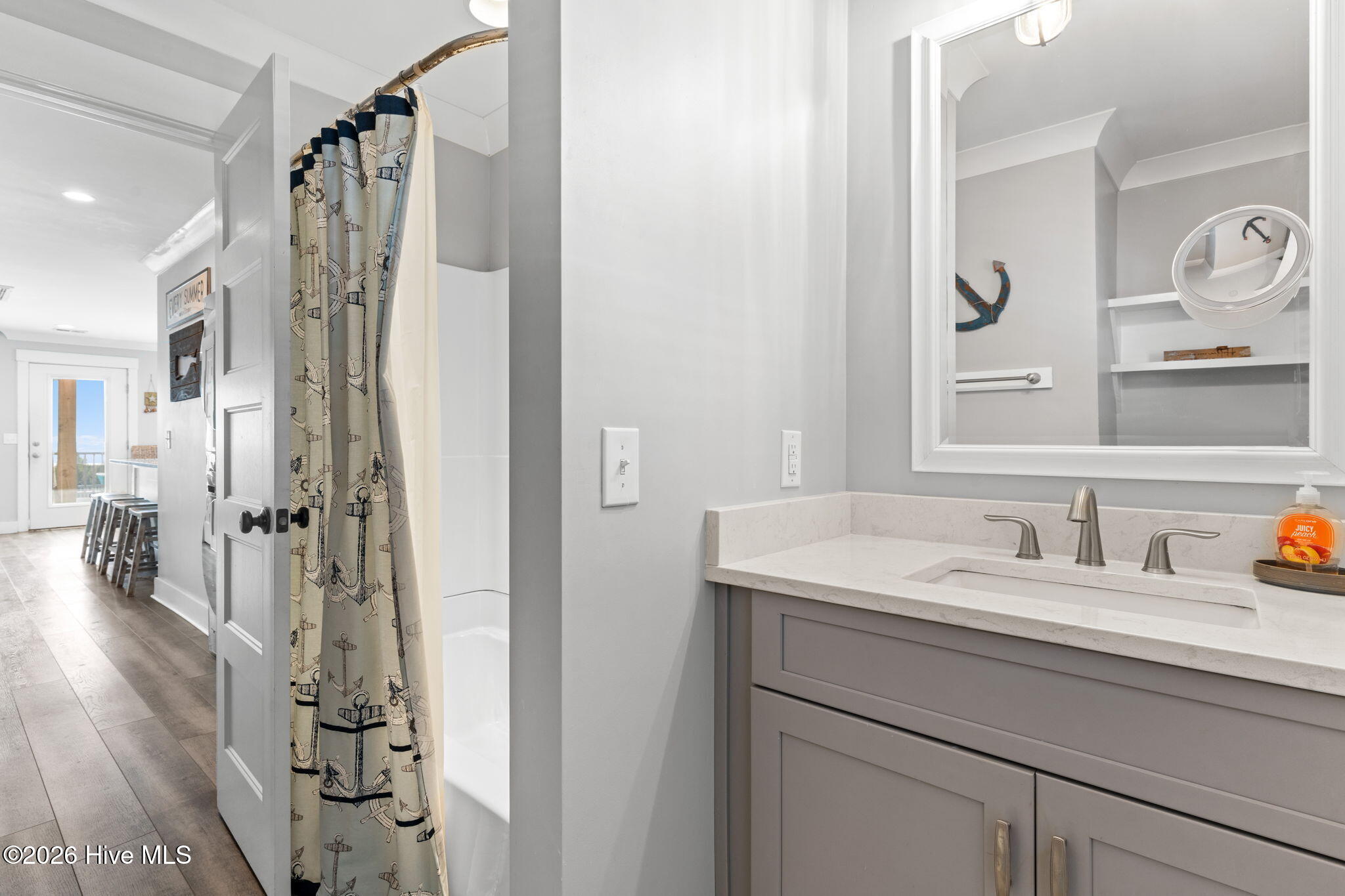 100552493 | Photo 22