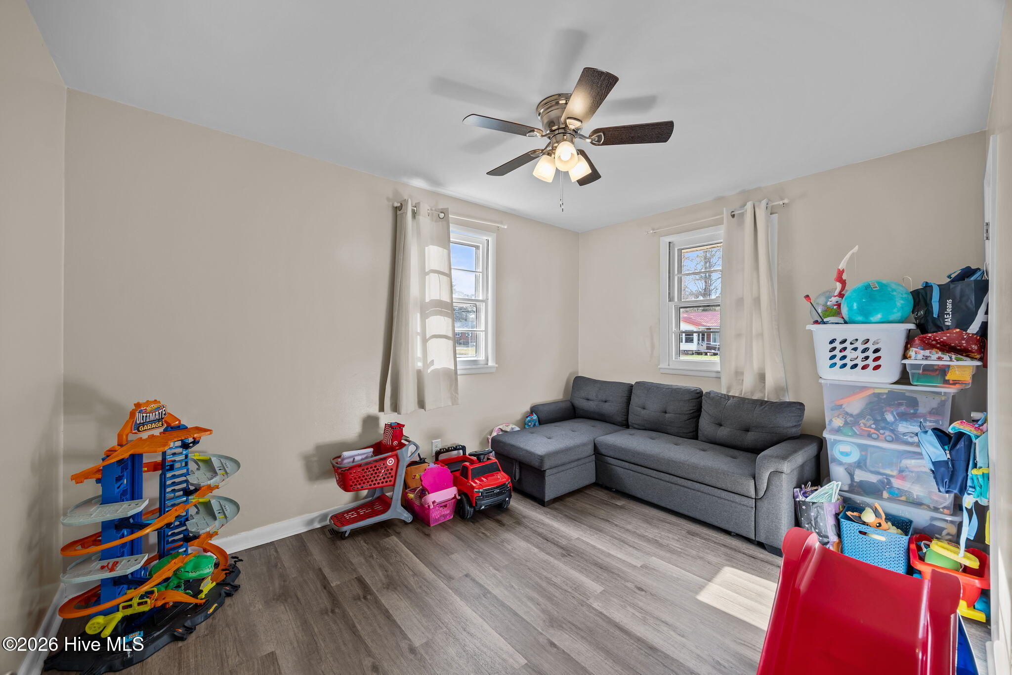 100555911 | Photo 29