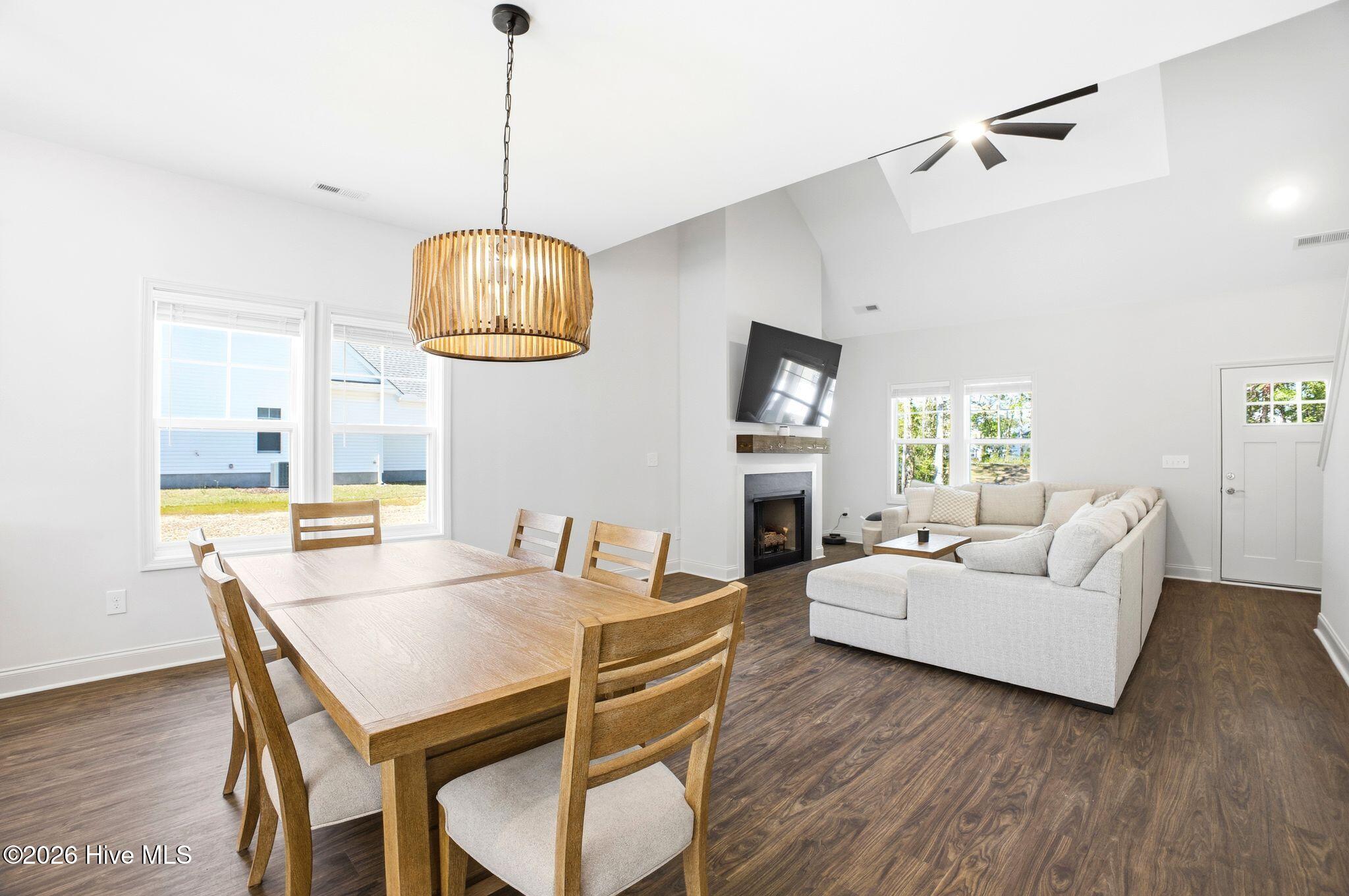 100568135 | Photo 30