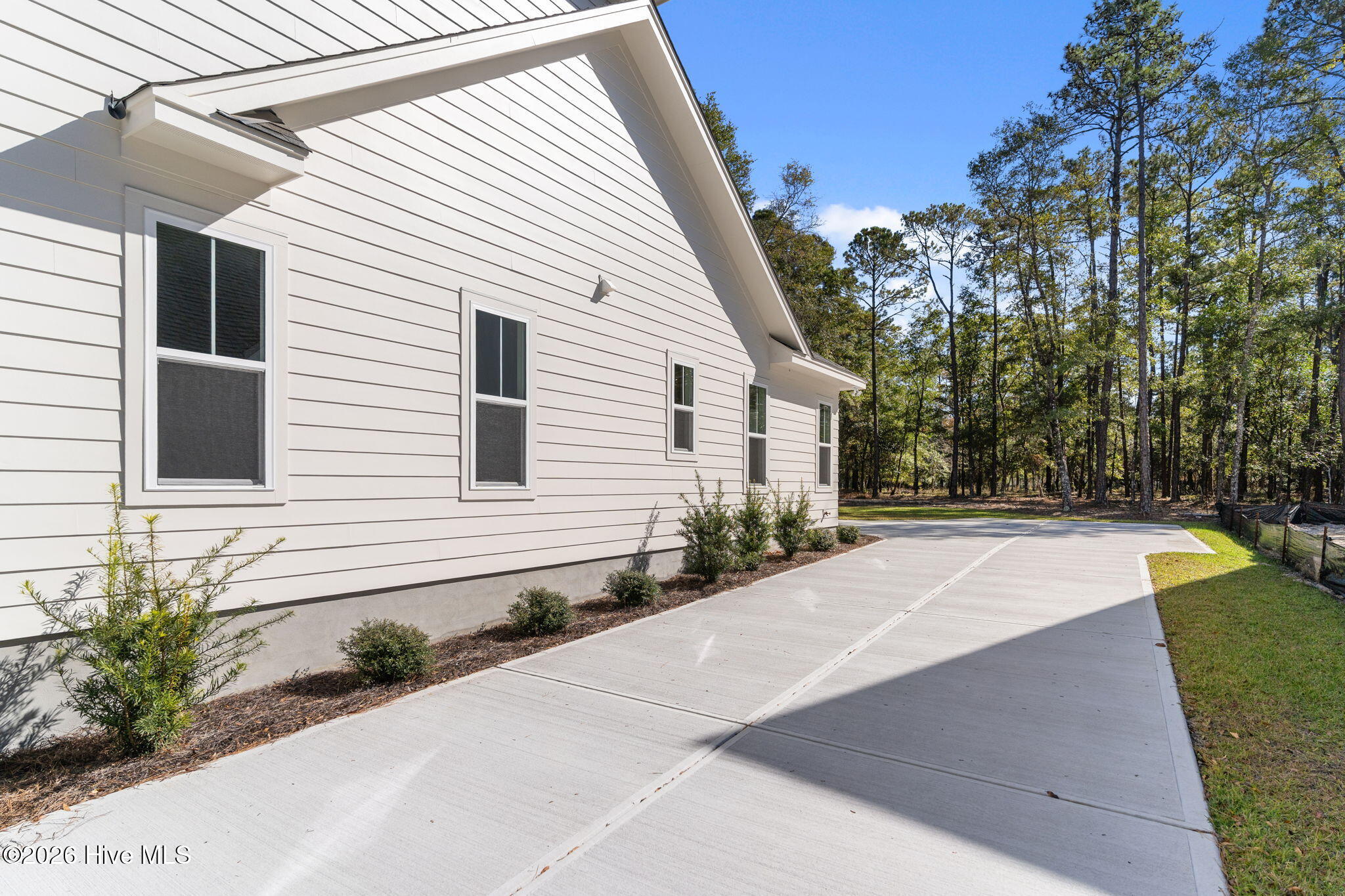 100548925 | Photo 45