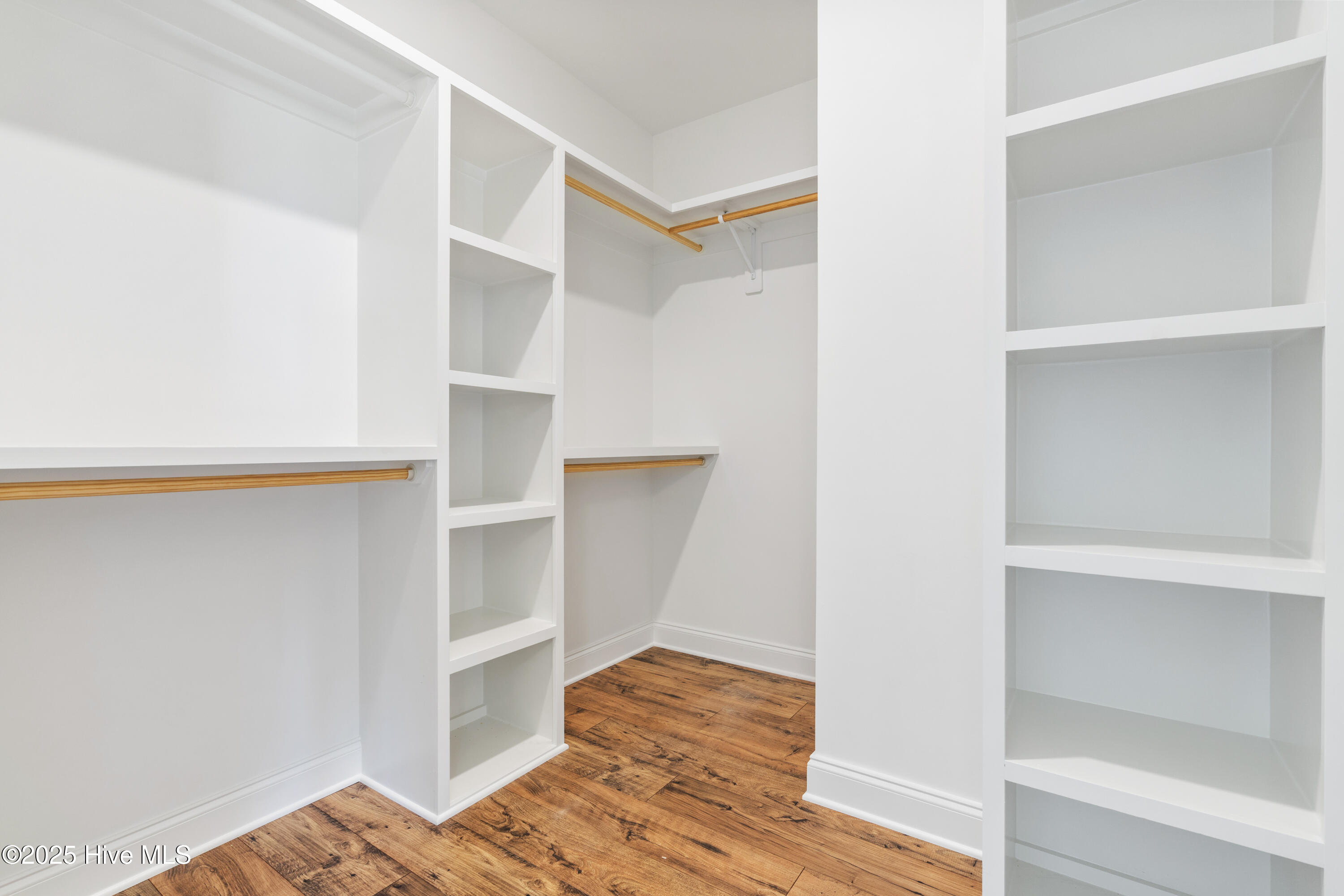 100515288 | Photo 18