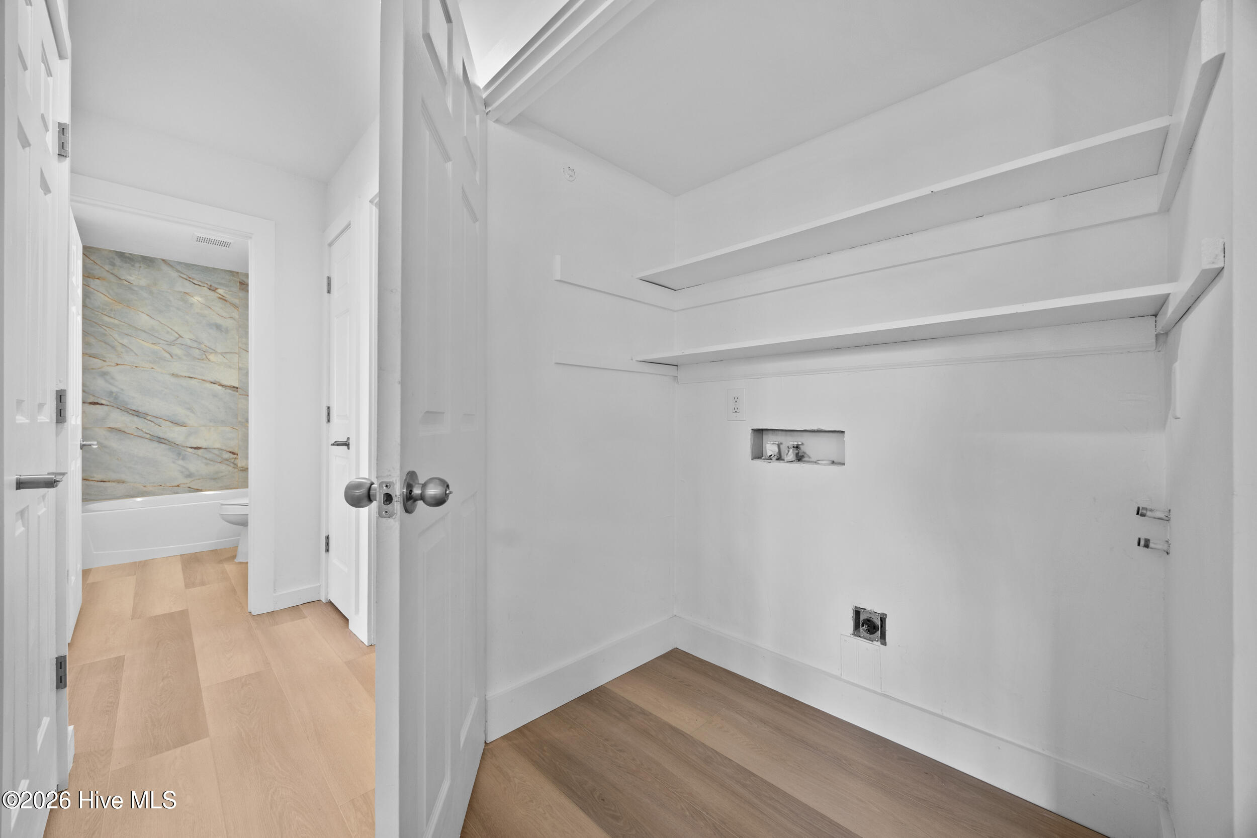 100557284 | Photo 22