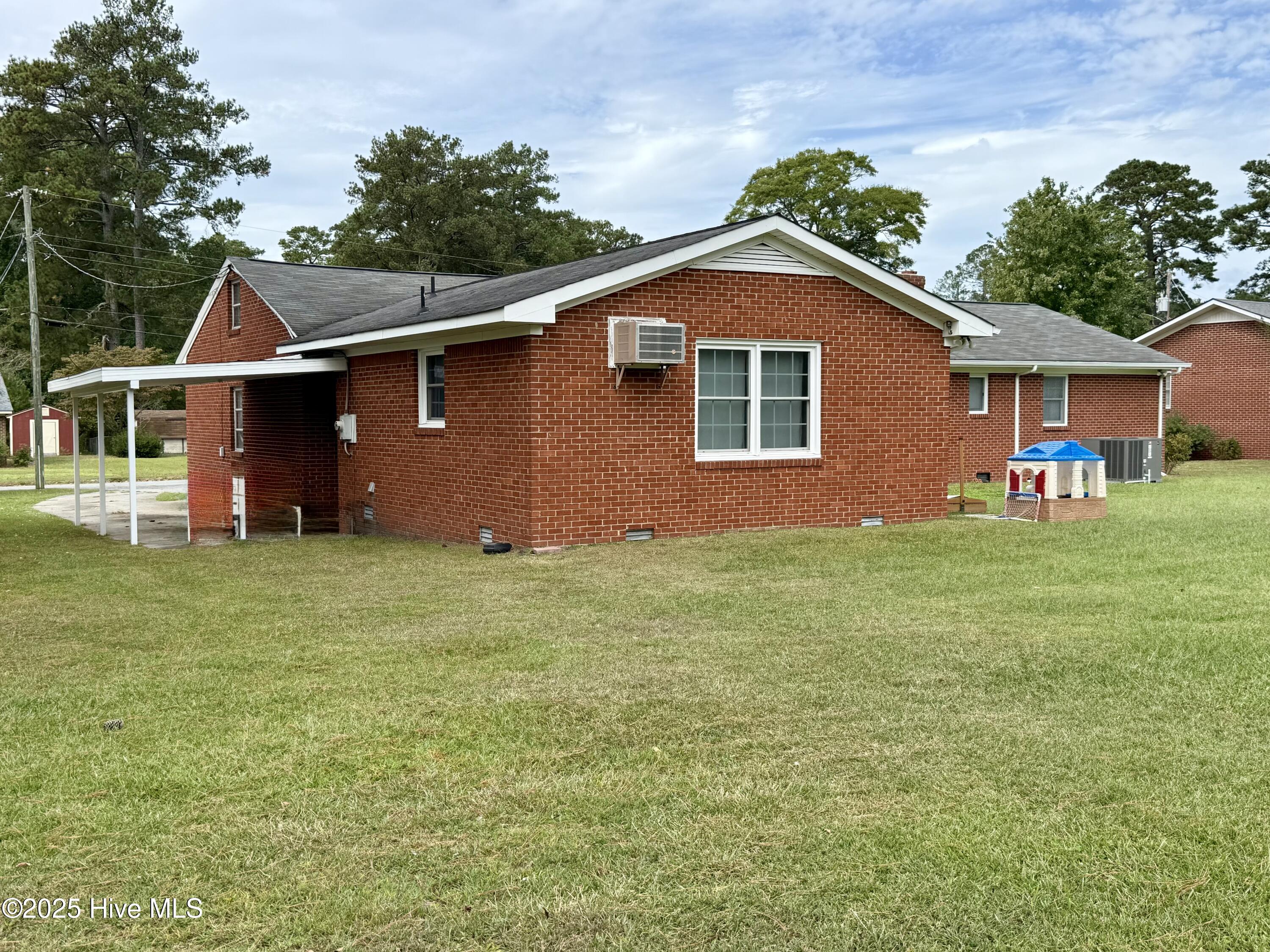 Homes for sale in Williamston, NC | 1005 Pinecrest St, Williamston, NC 27892 | MLS# 100533865