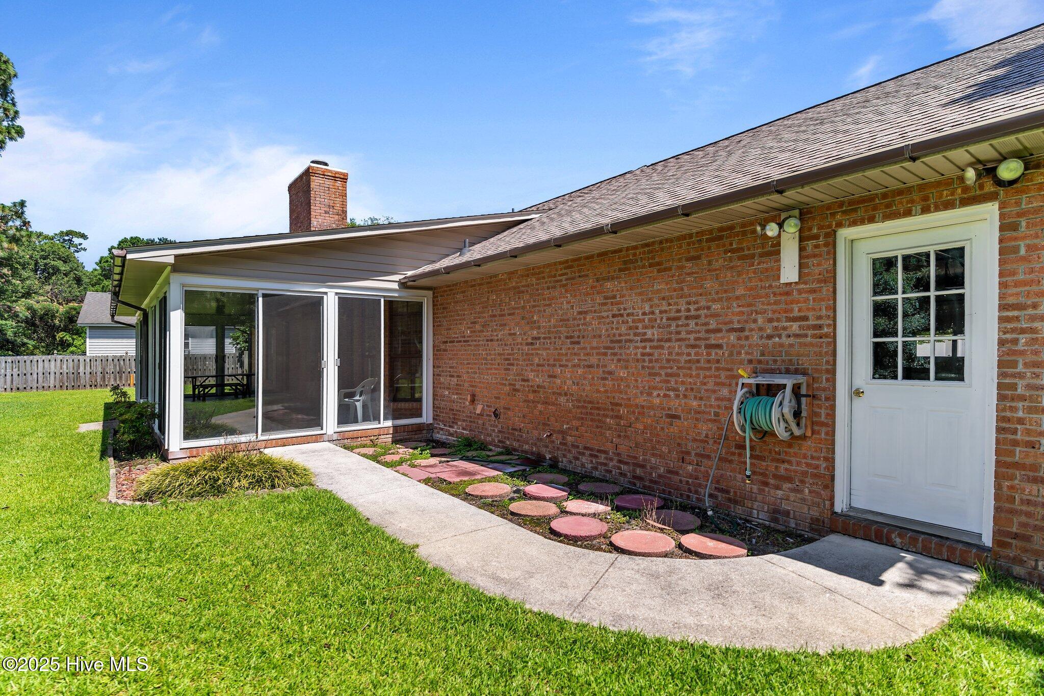 100514247 | Photo 32