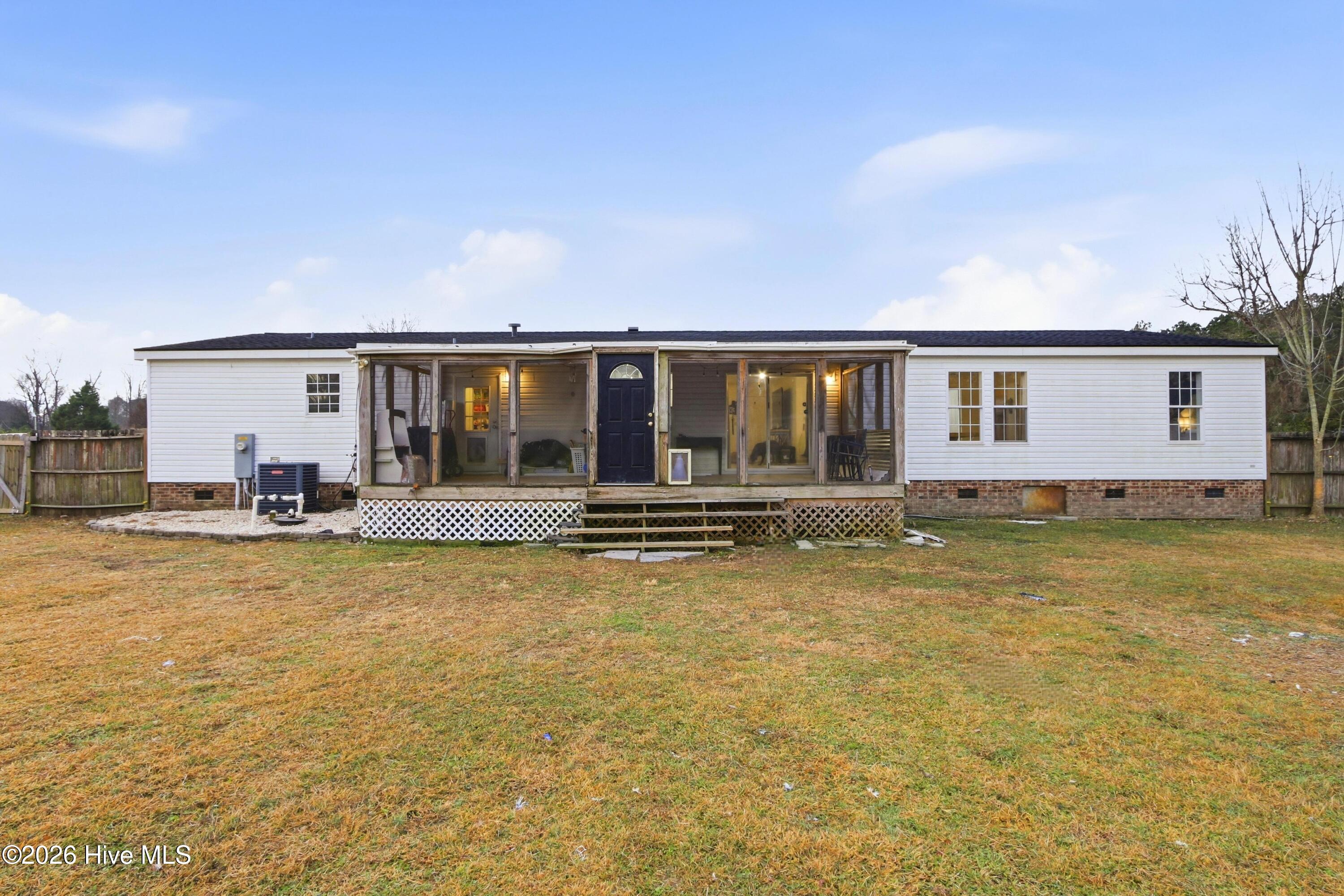 100548935 | Photo 42