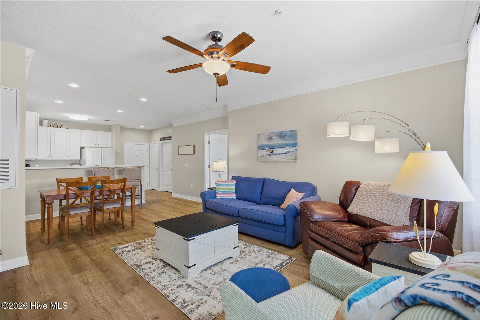 100558863 | Photo 12