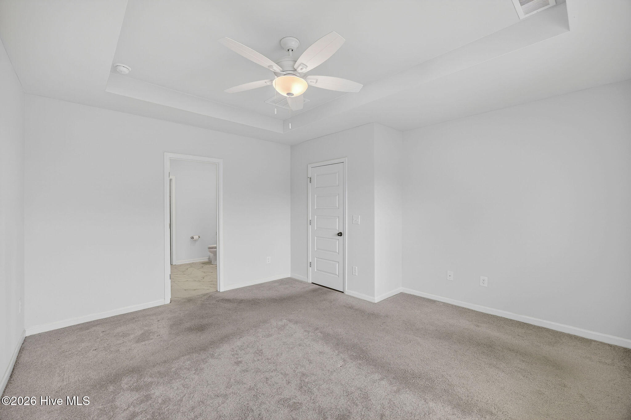 100561560 | Photo 22