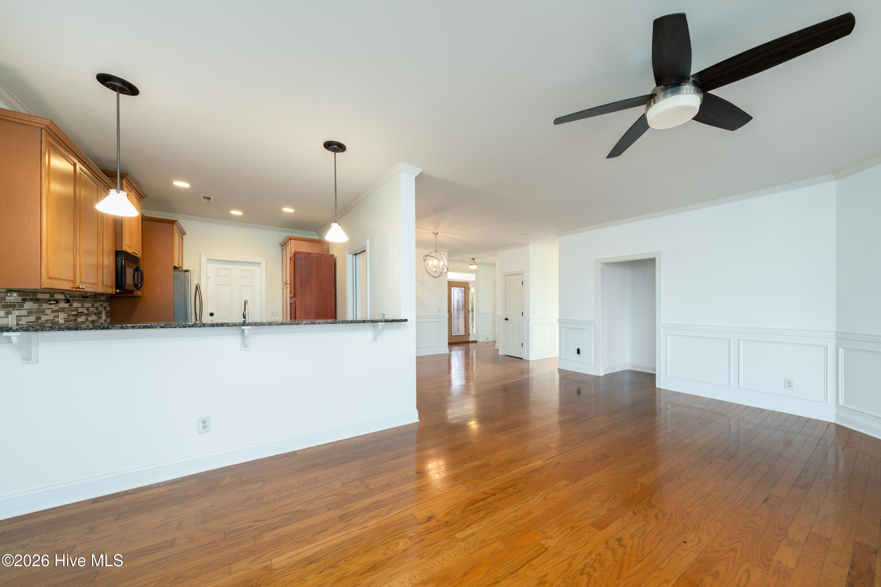 100548724 | Photo 19