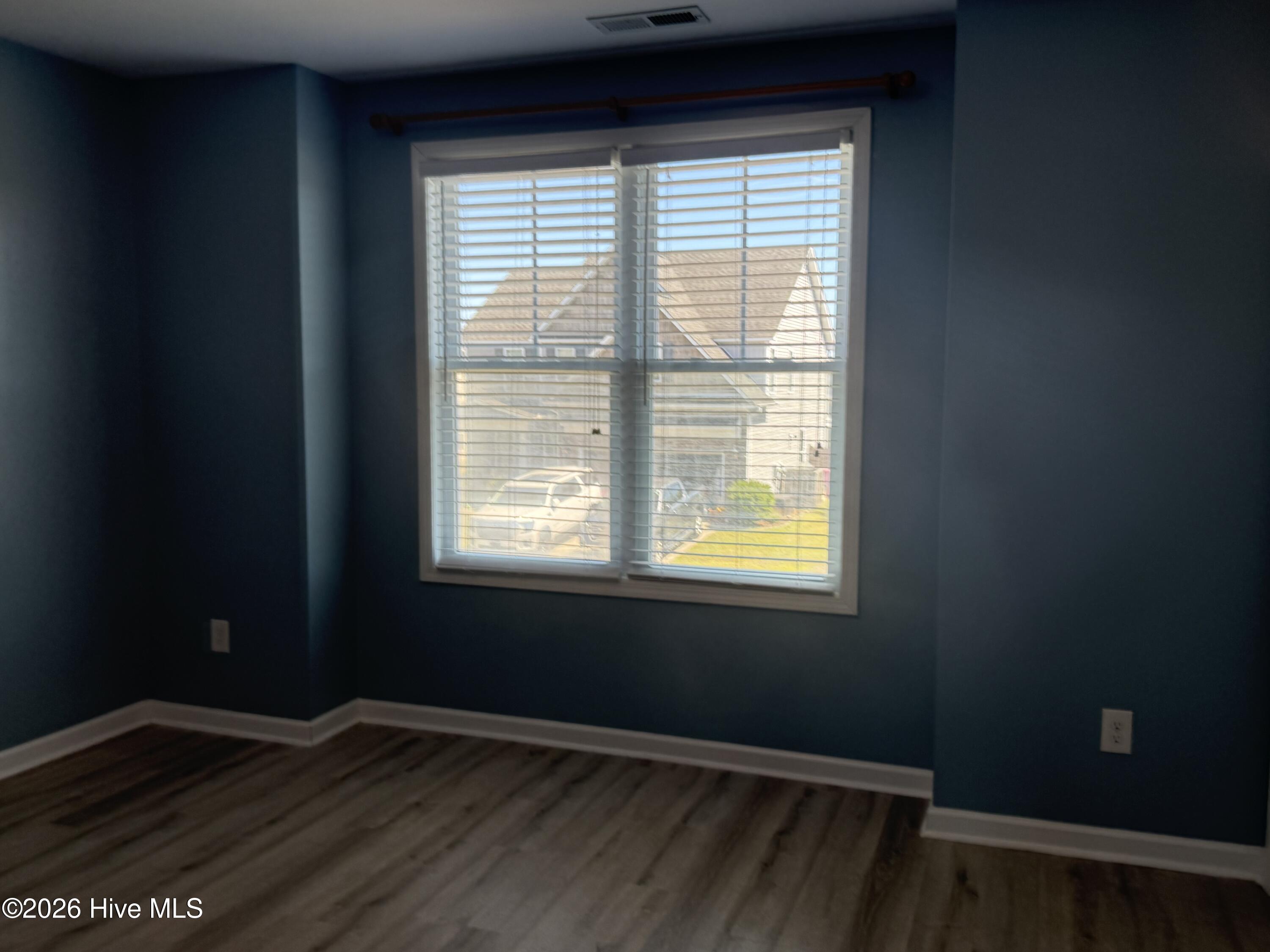 100566517 | Photo 12