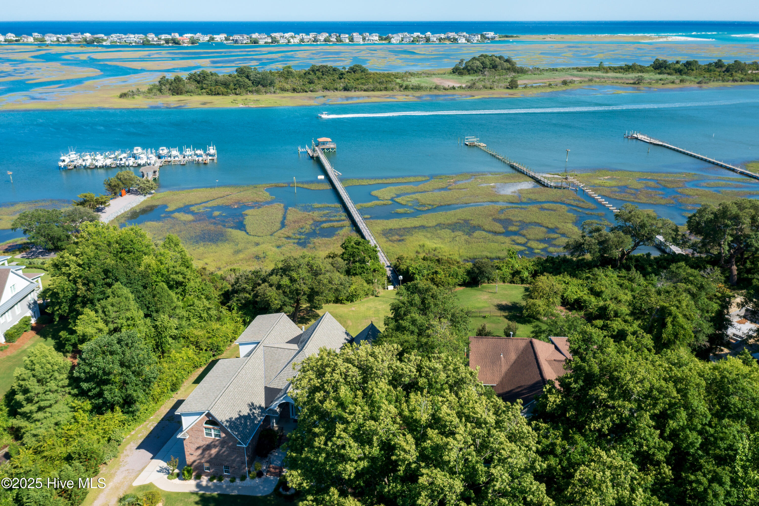 100506223 | Photo 54