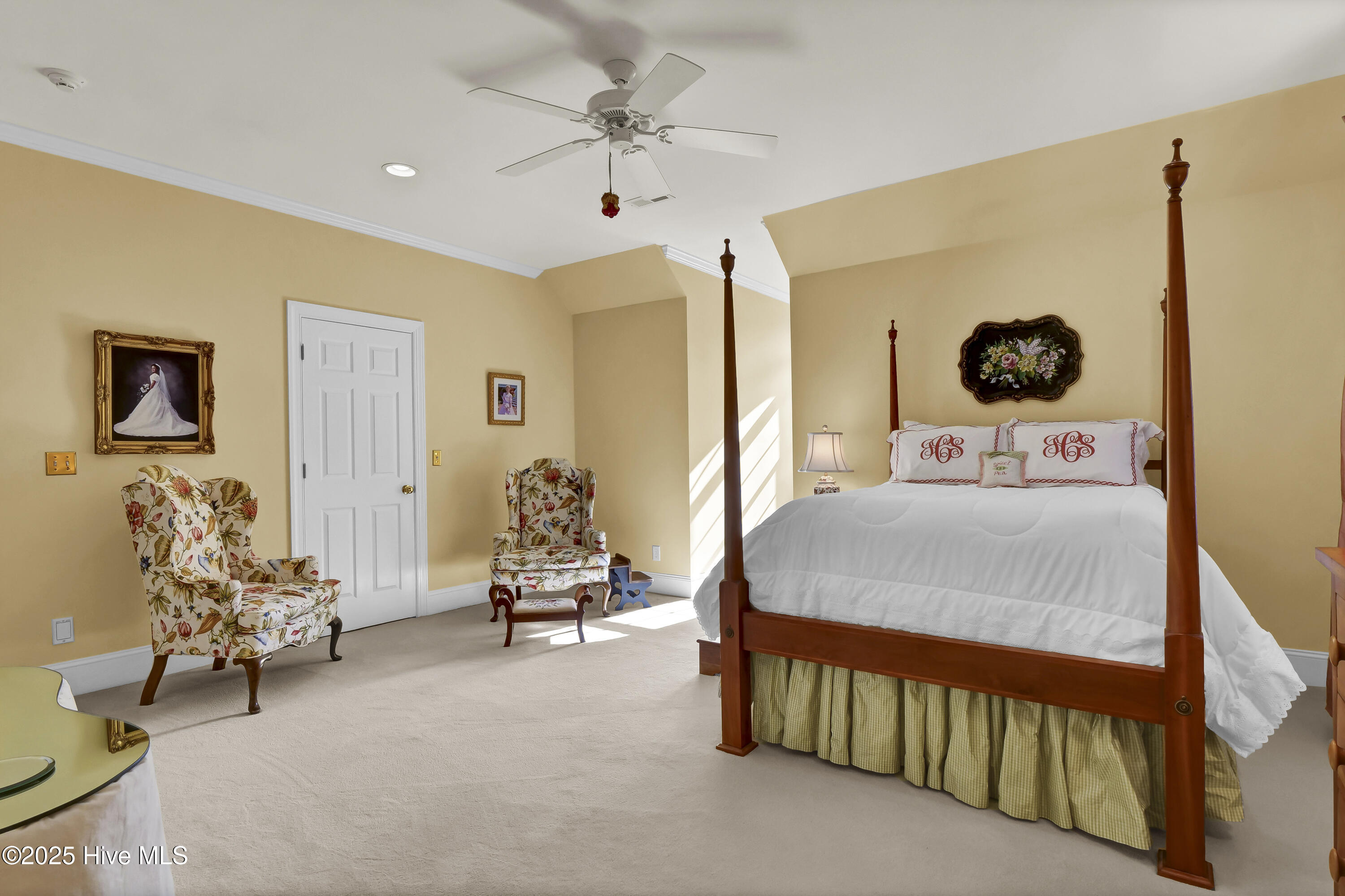 100559823 | Photo 38