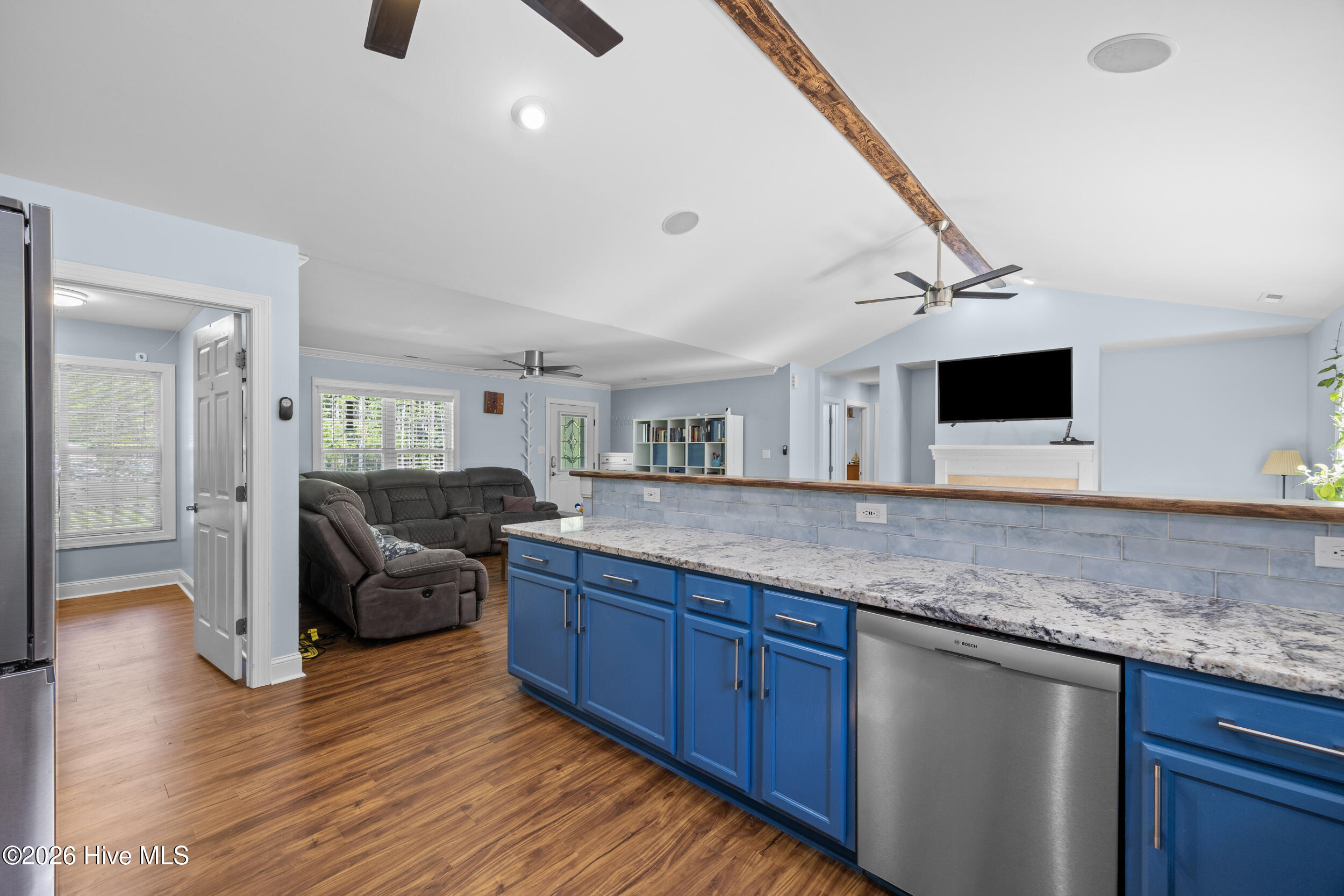 100567531 | Photo 15