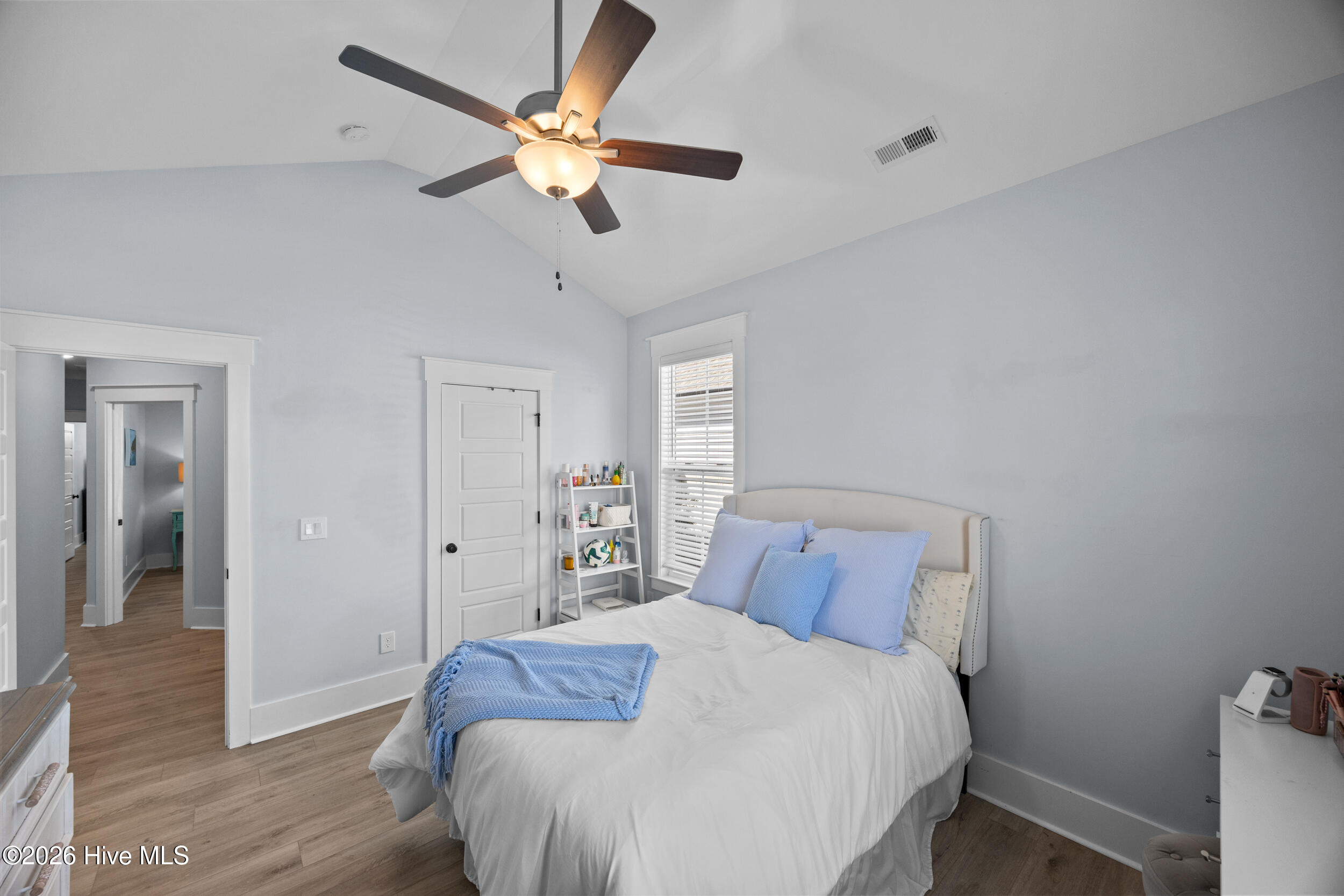 100555433 | Photo 39