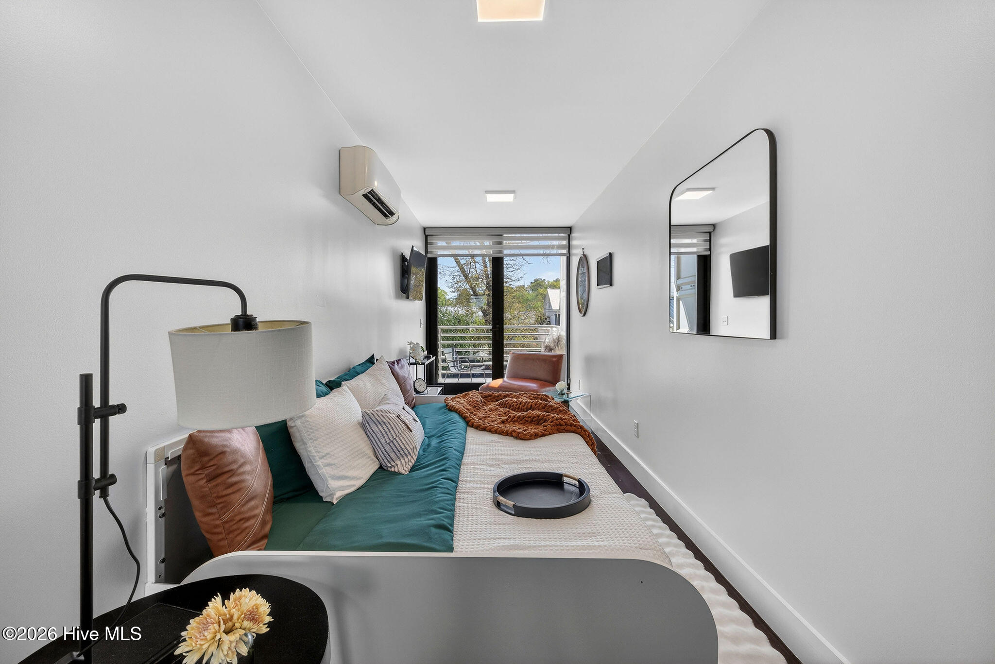 100563614 | Photo 17