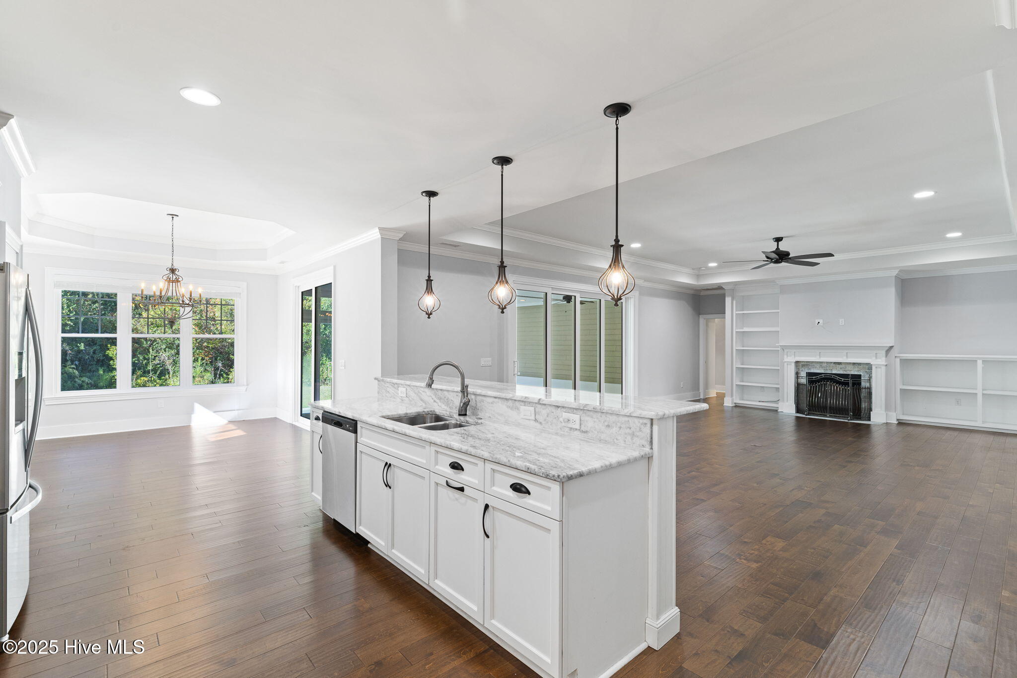 100542044 | Photo 16