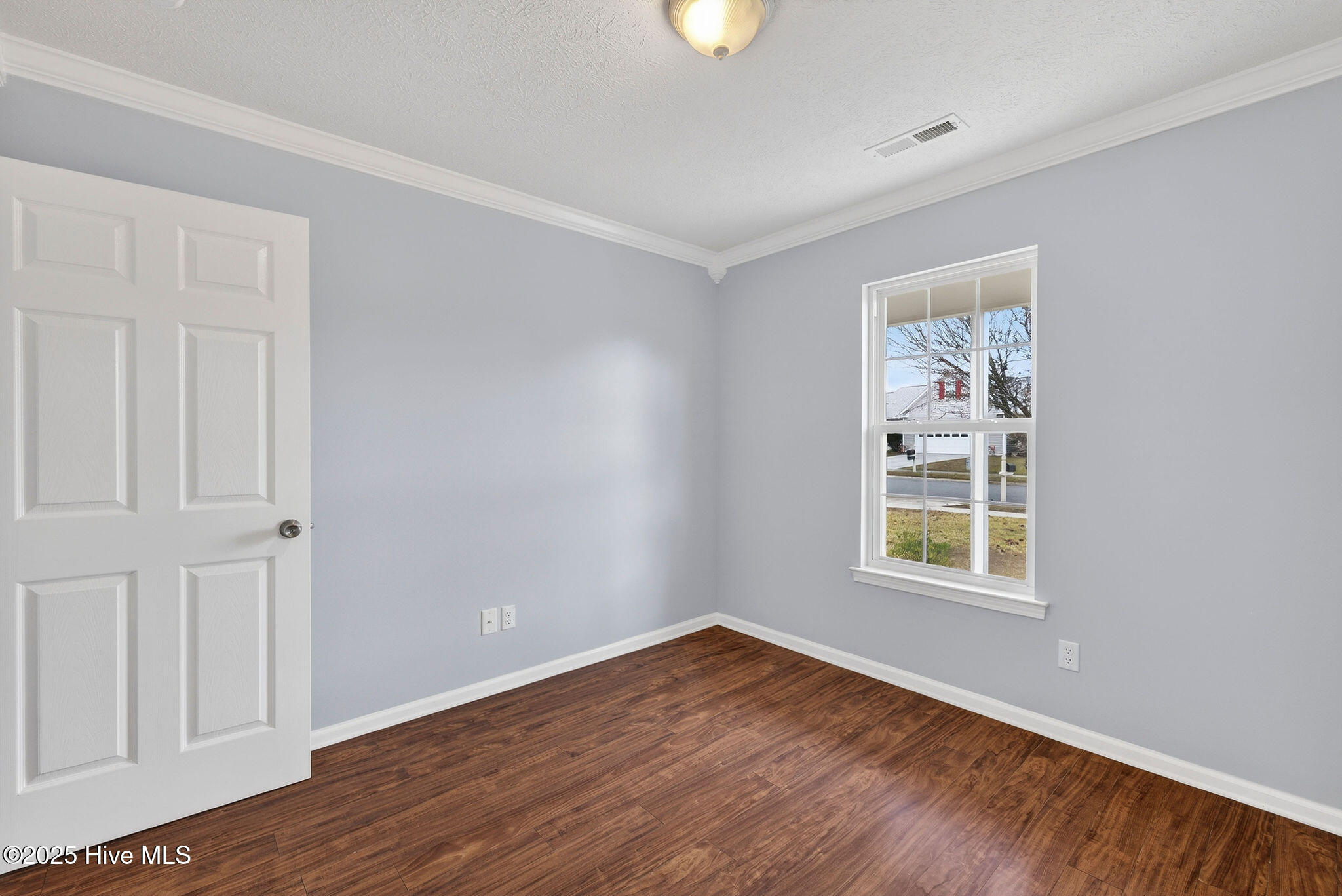 100543965 | Photo 25