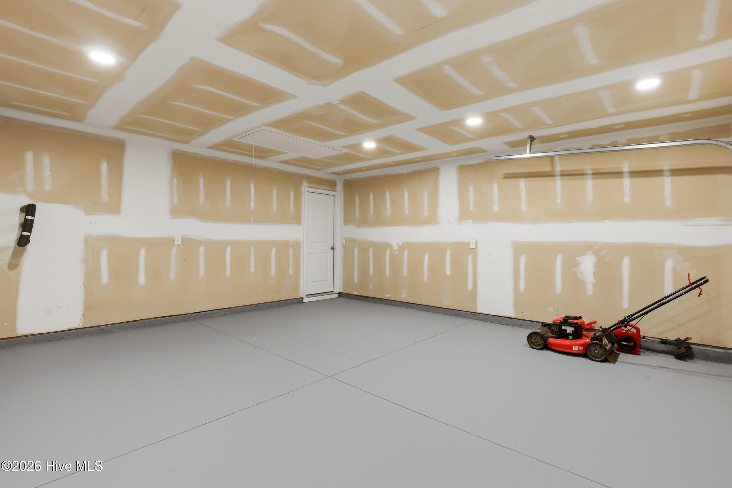 100558236 | Photo 29