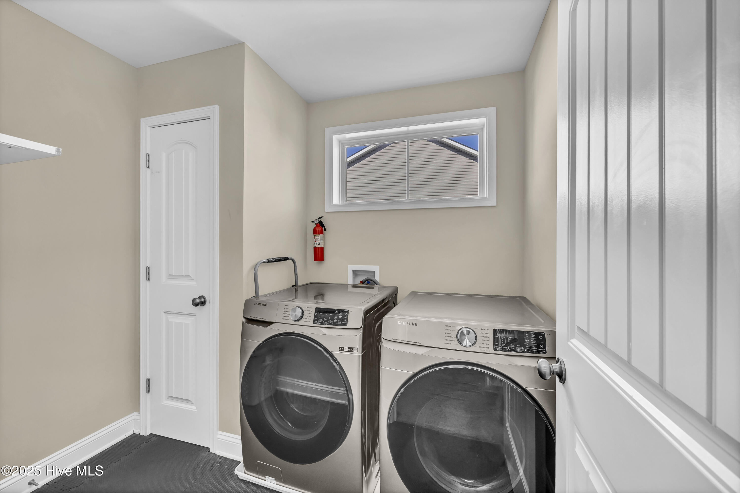 100549704 | Photo 45