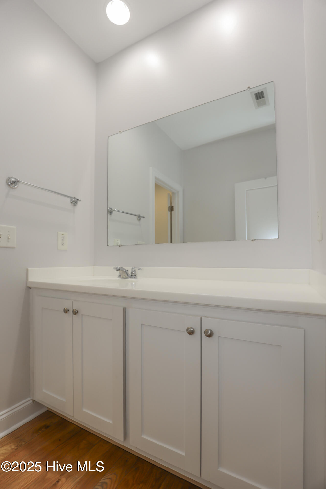 100530782 | Photo 39