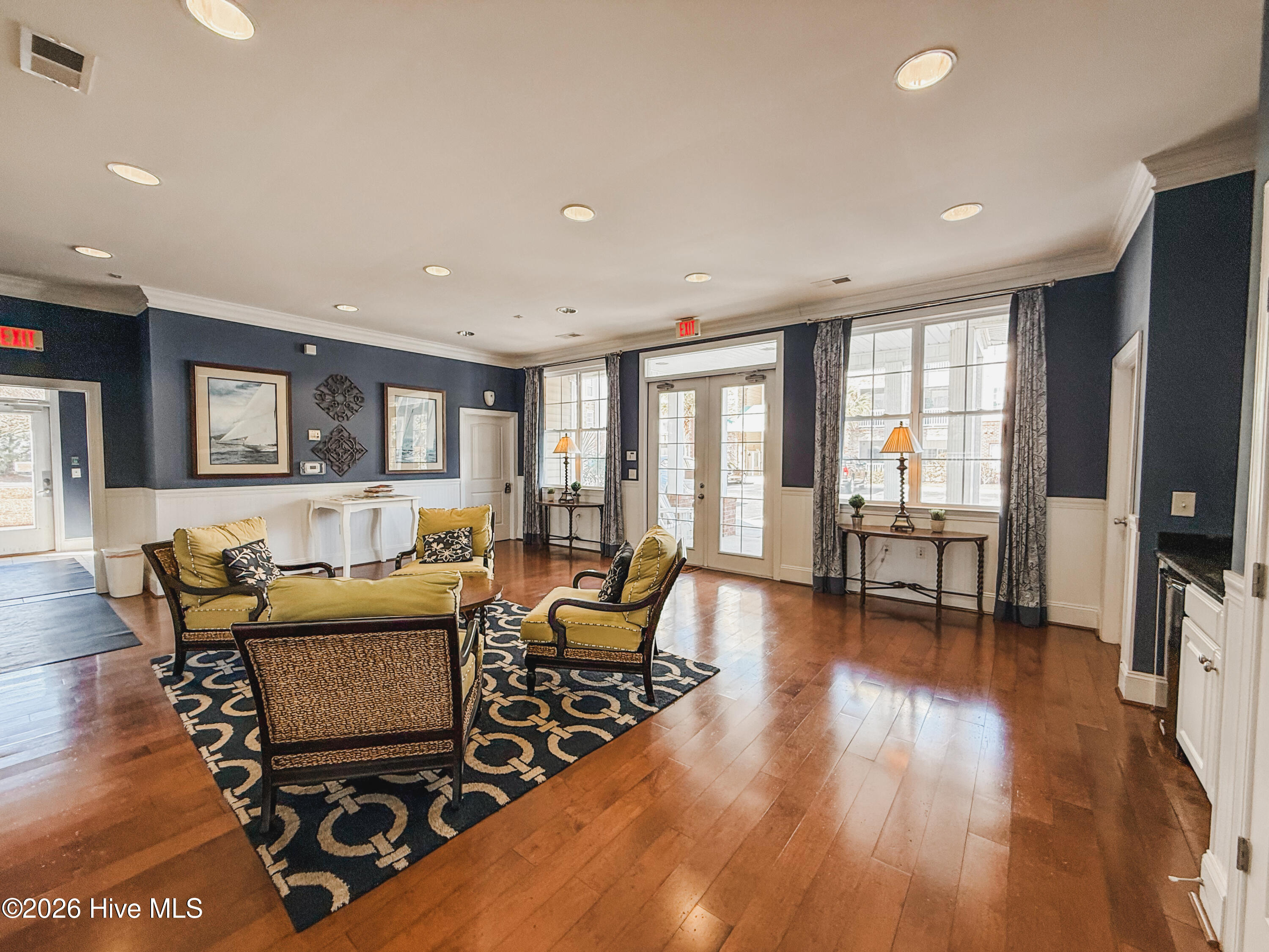 100554593 | Photo 40