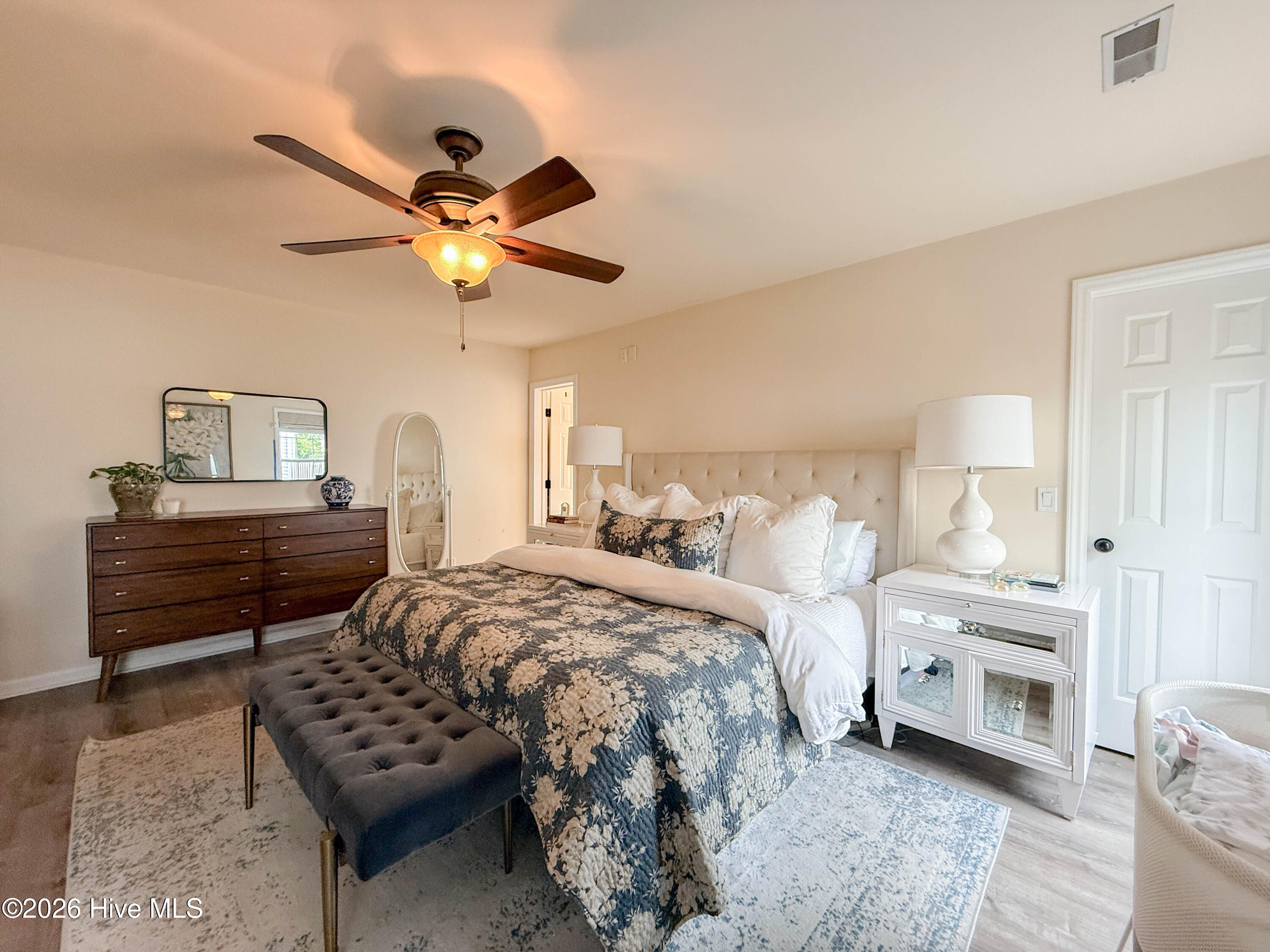 100559708 | Photo 44