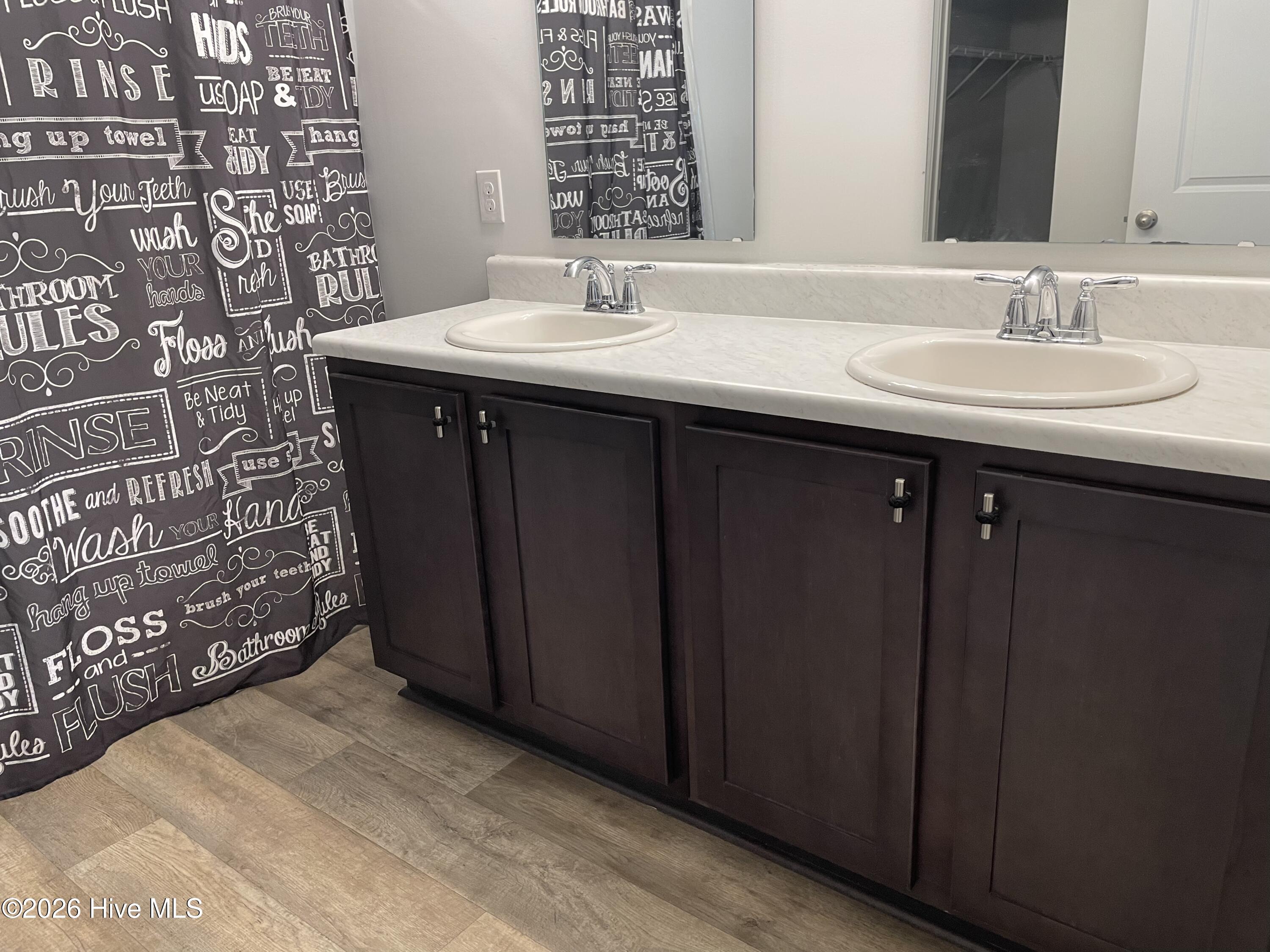 100562231 | Photo 29