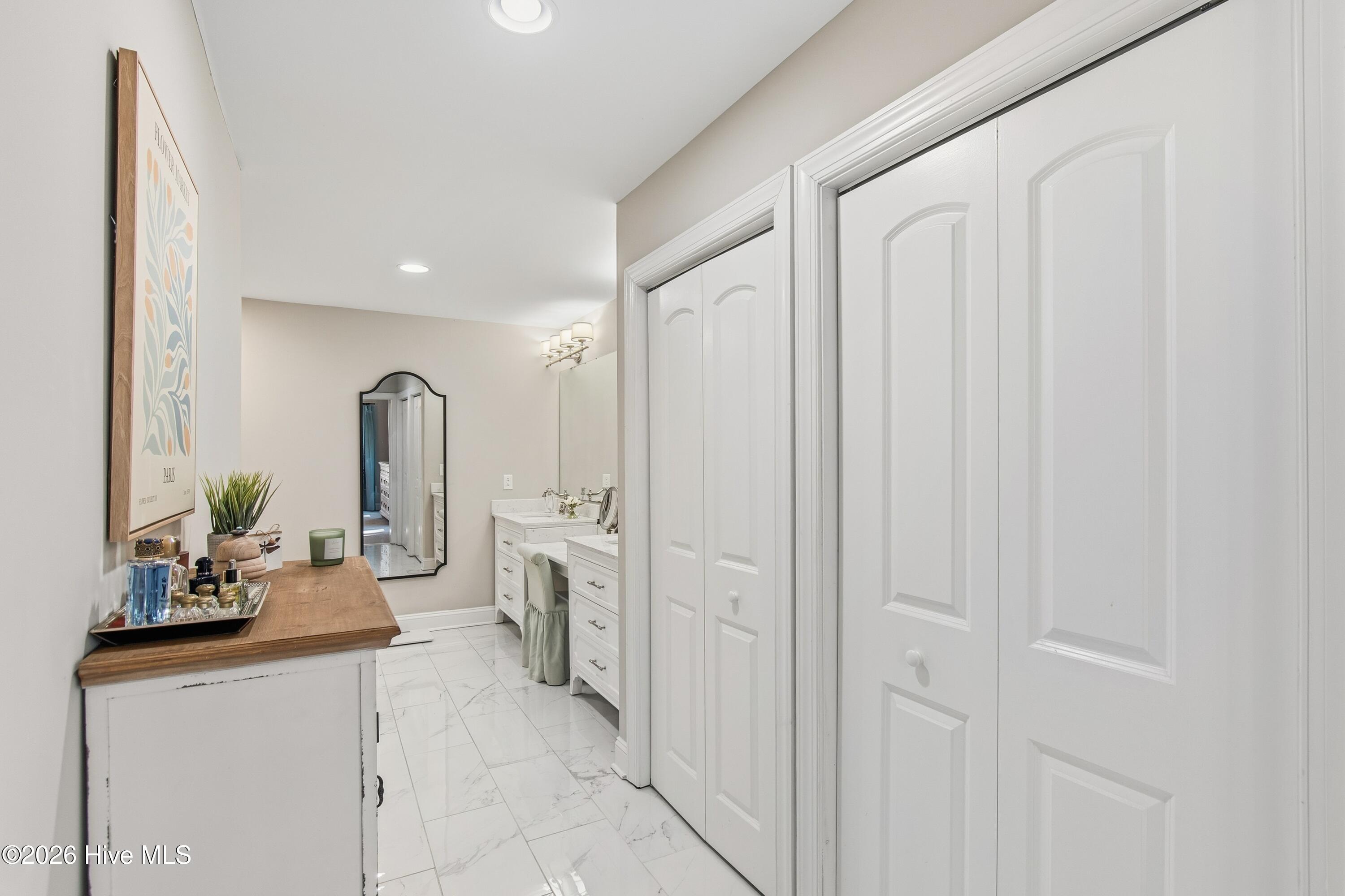 100550305 | Photo 31