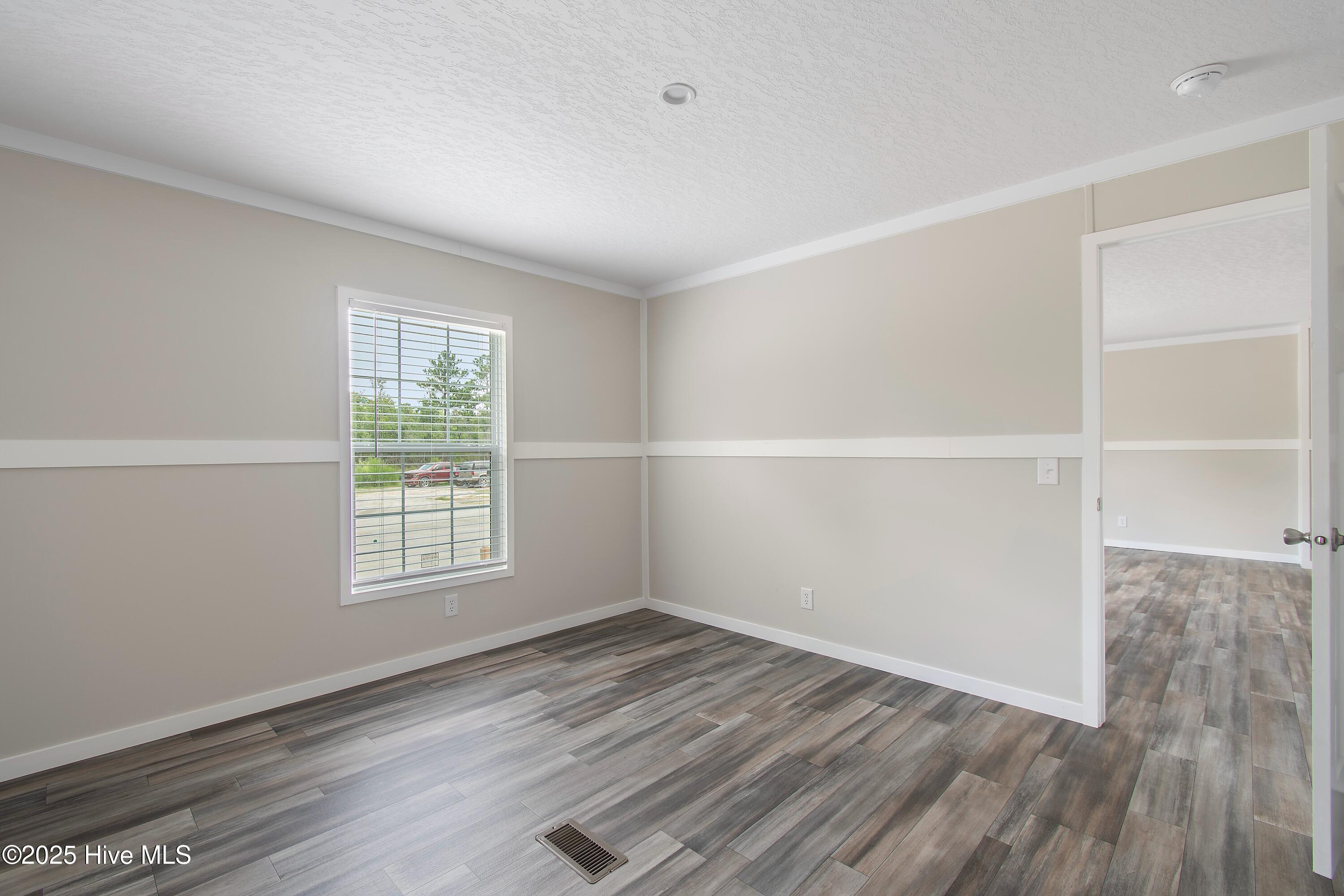 100542017 | Photo 14