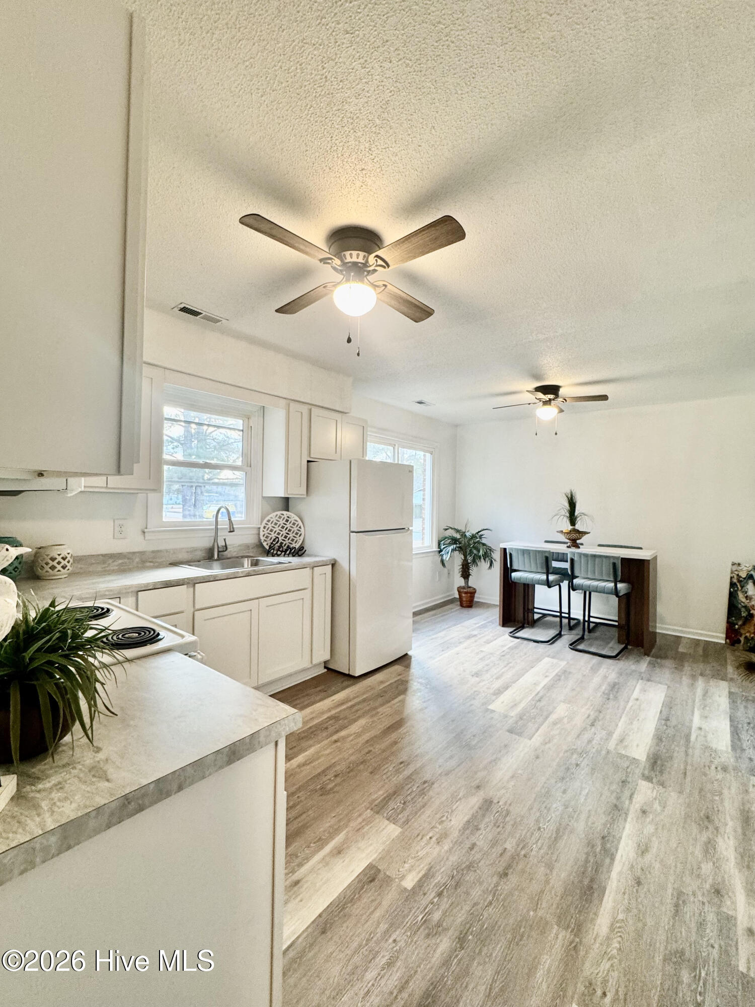 100550362 | Photo 10