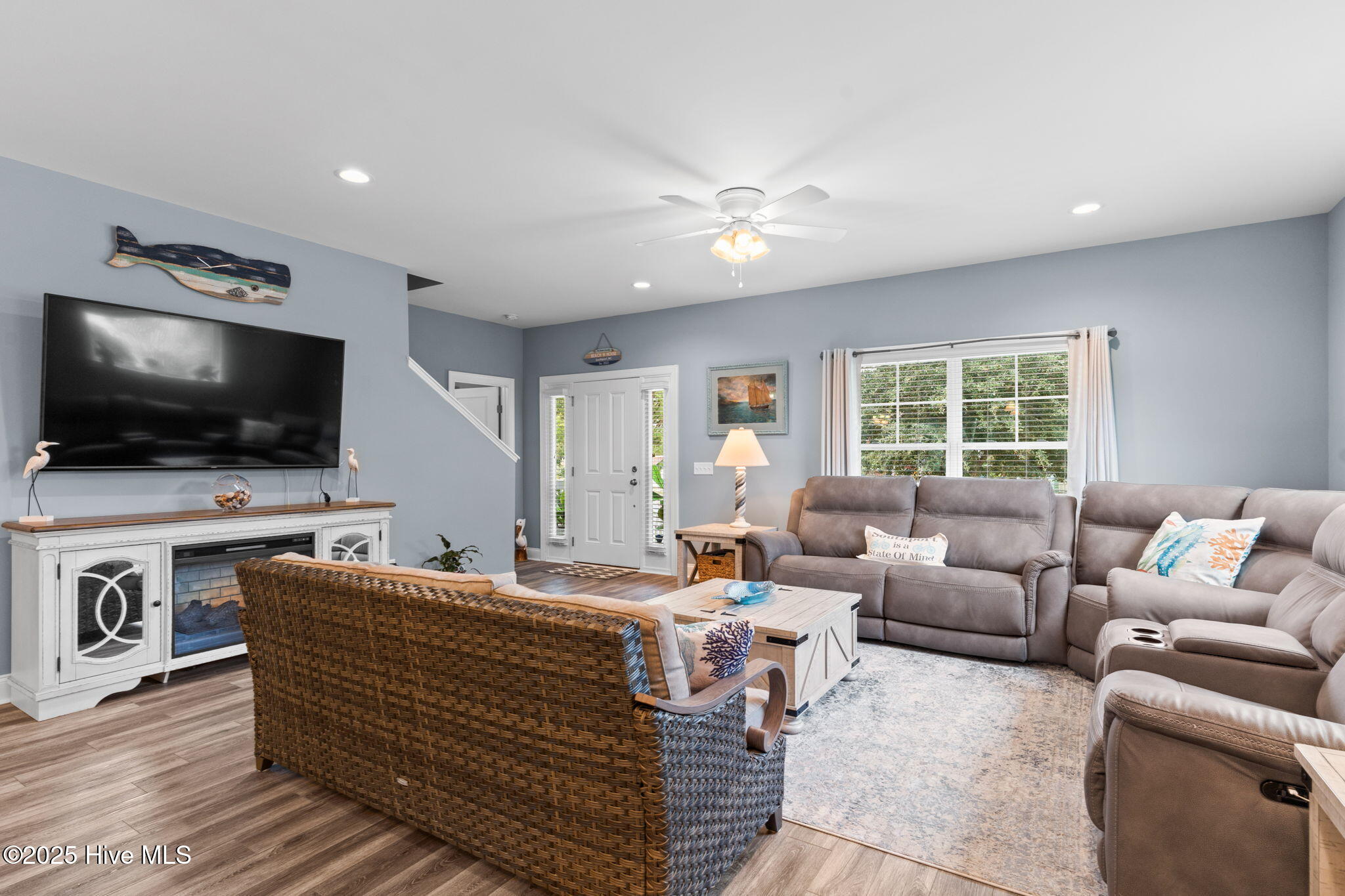 100530227 | Photo 22