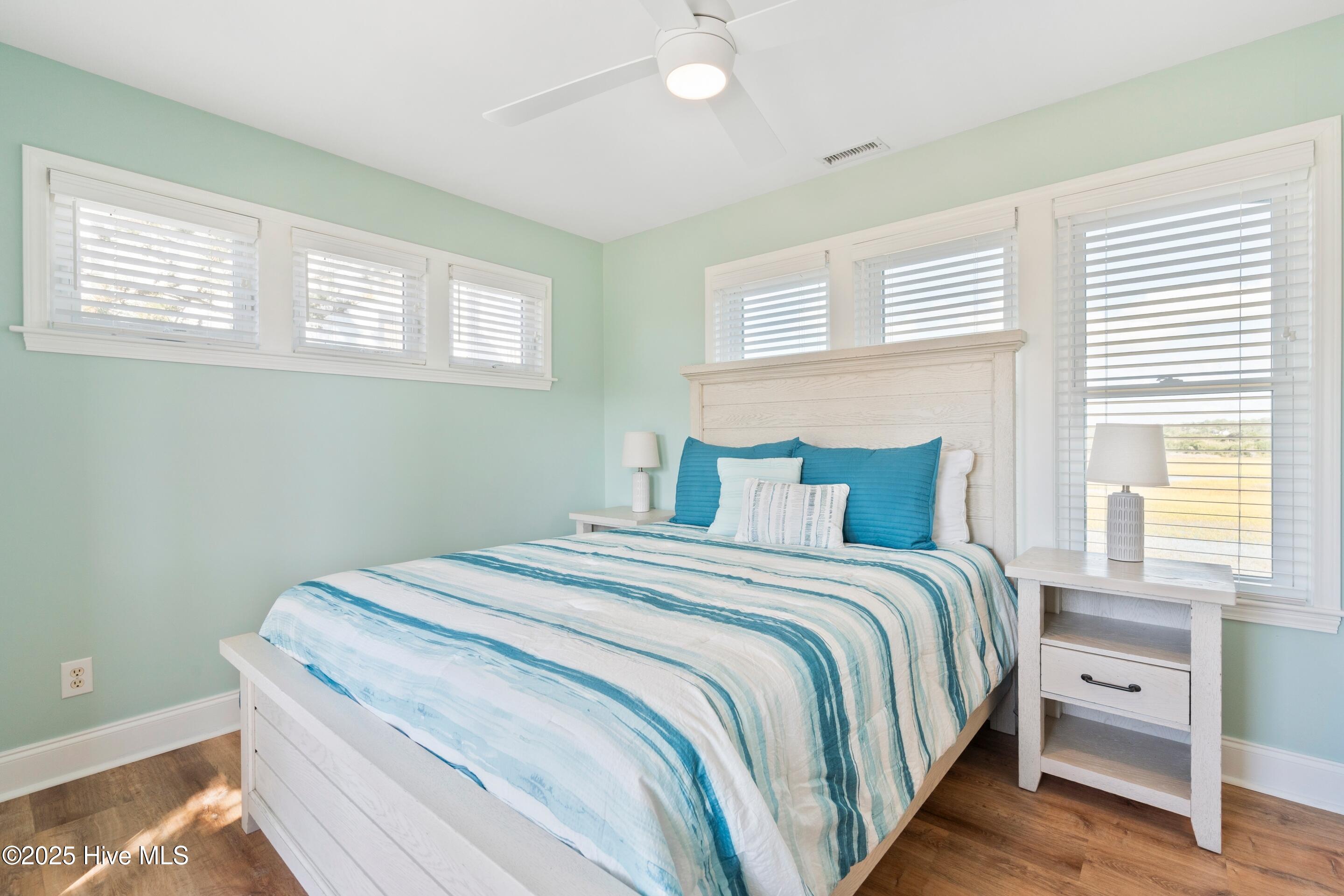 100536770 | Photo 27