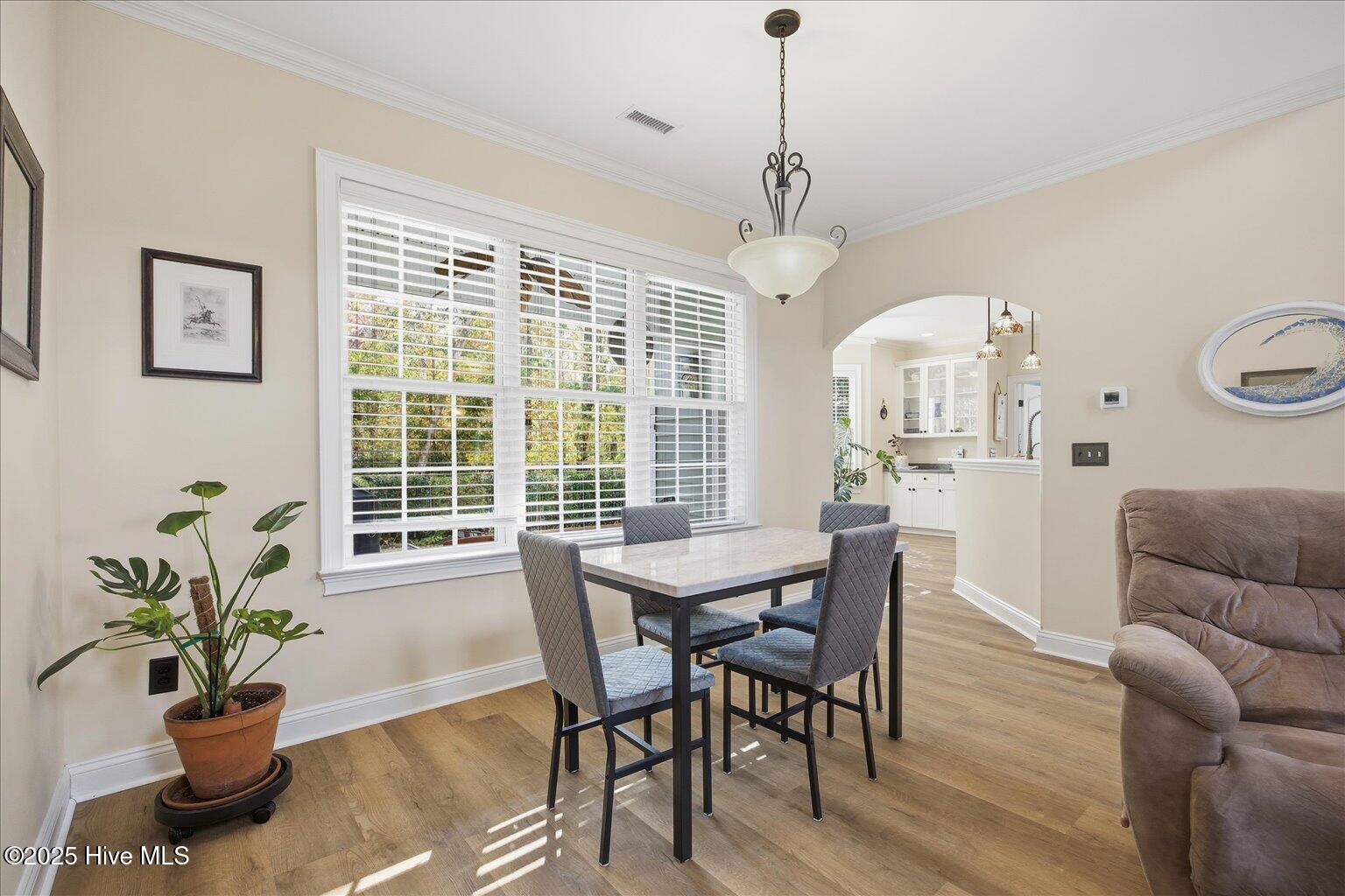 100543897 | Photo 10