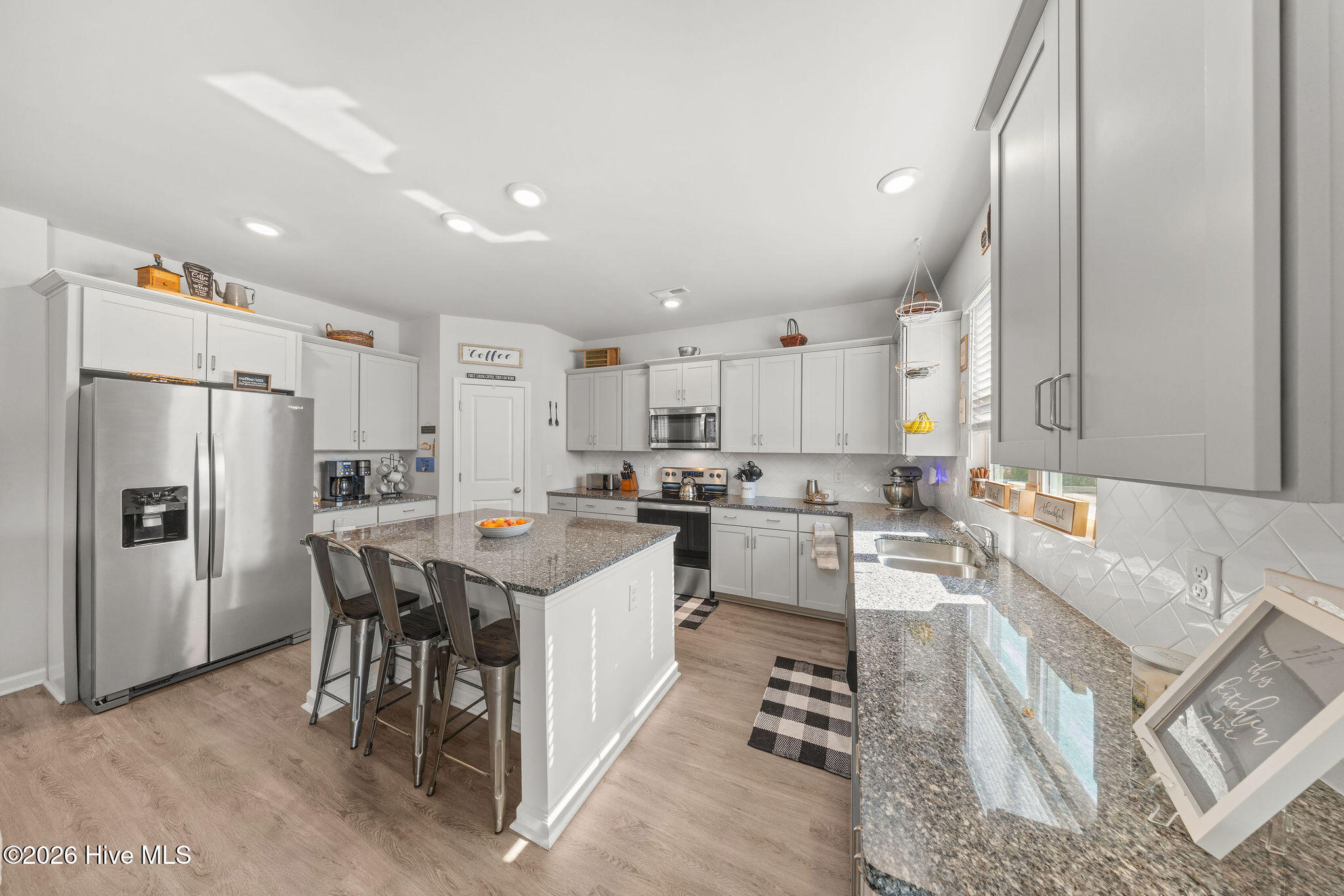 100553688 | Photo 15