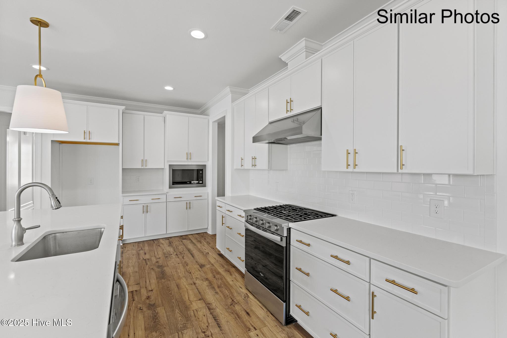 100530024 | Photo 15