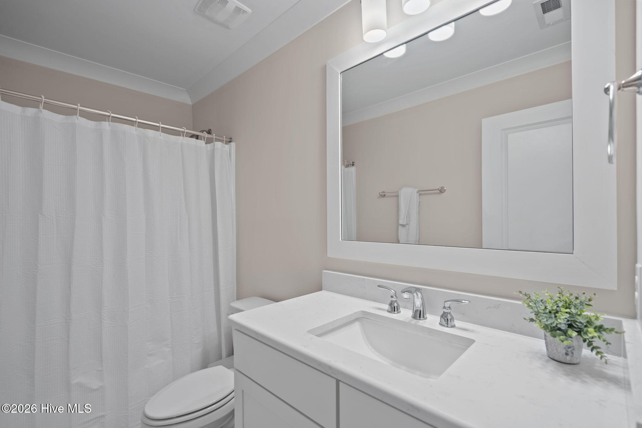 100555994 | Photo 21