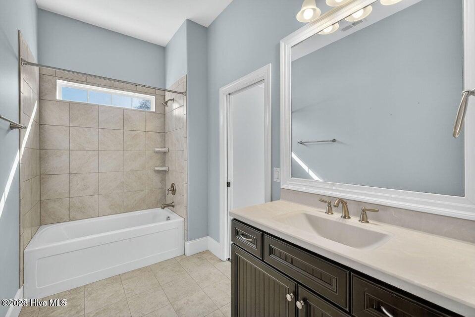 100559766 | Photo 52